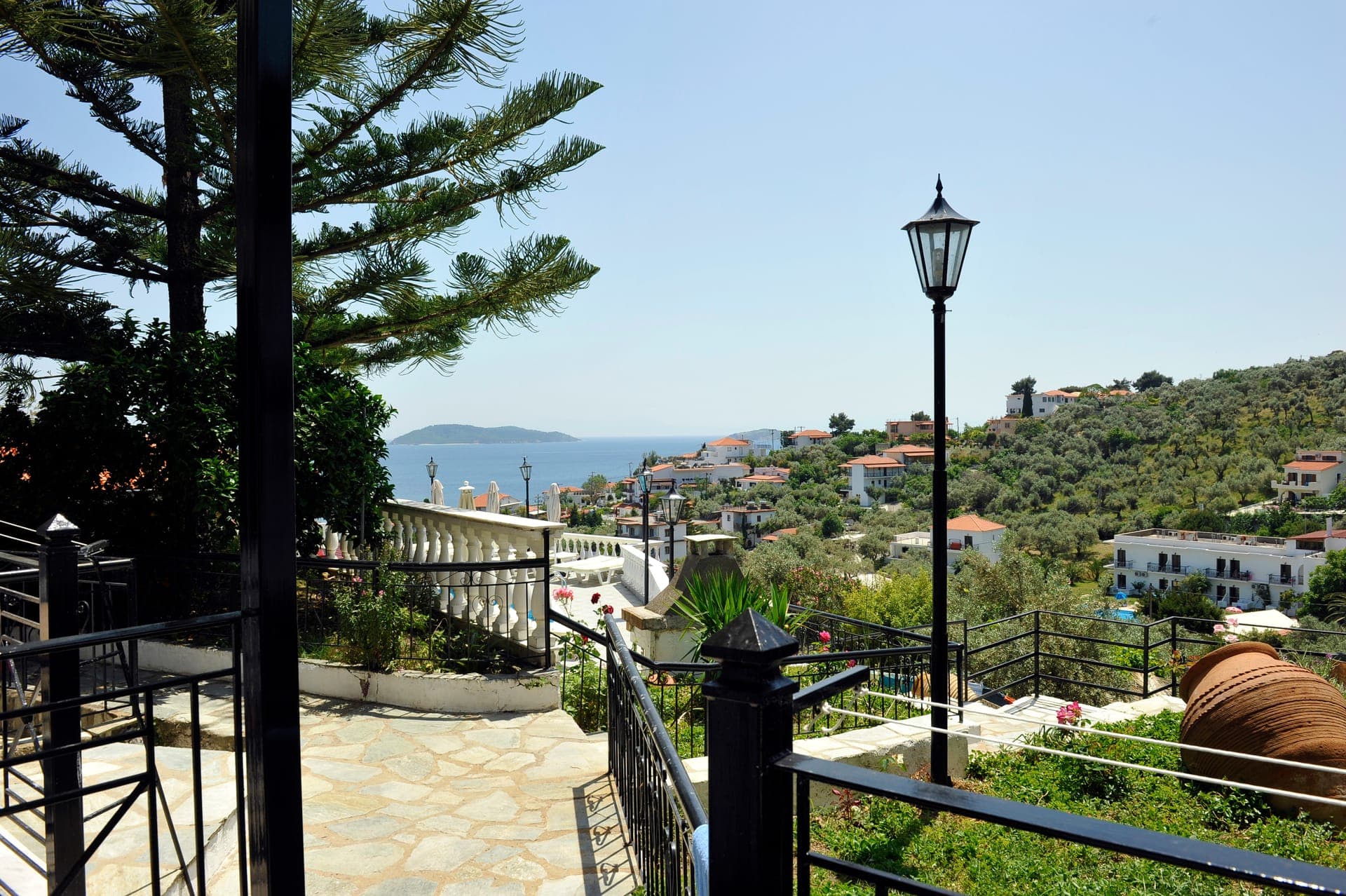 properties-FENGAROSST-1.jpg