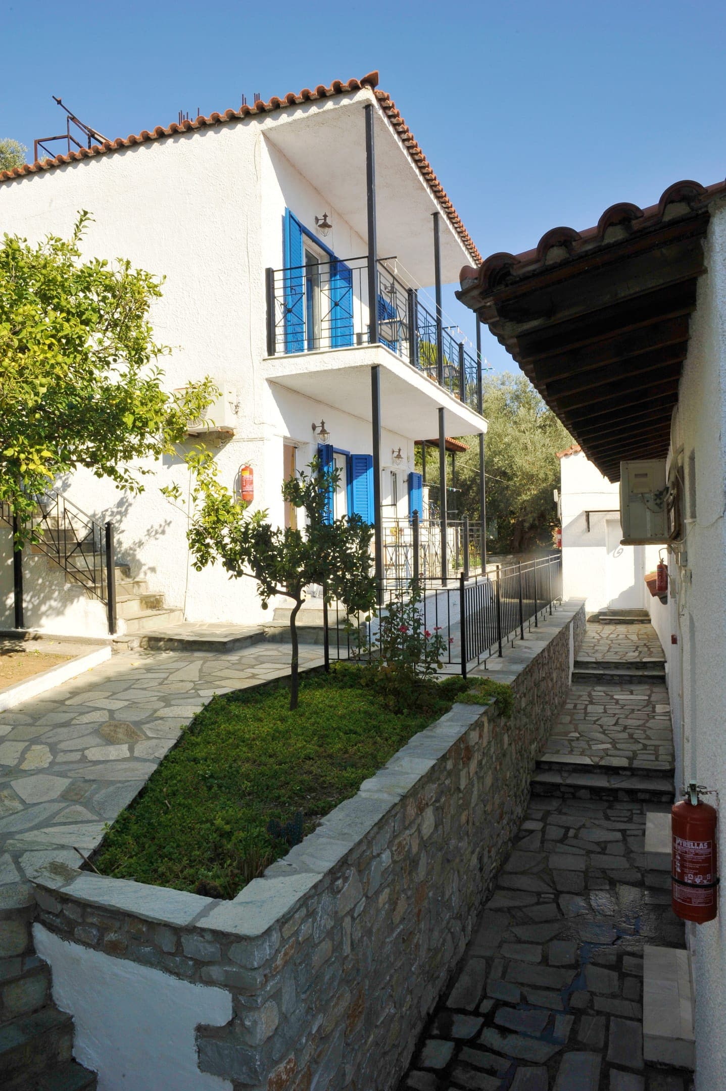 properties-FENGAROSST-3.jpg