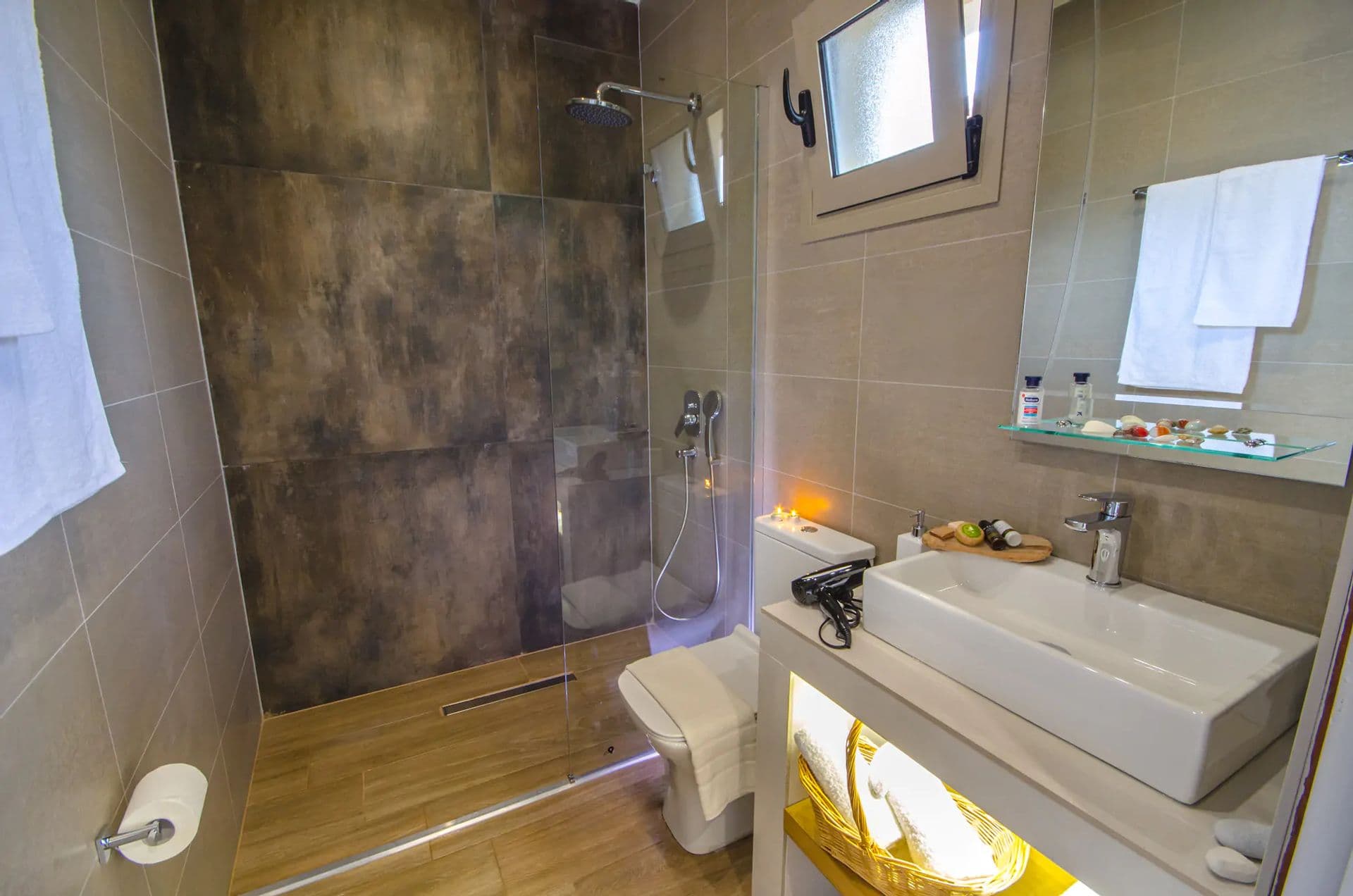 properties-FILOXHOTEL-1.jpg