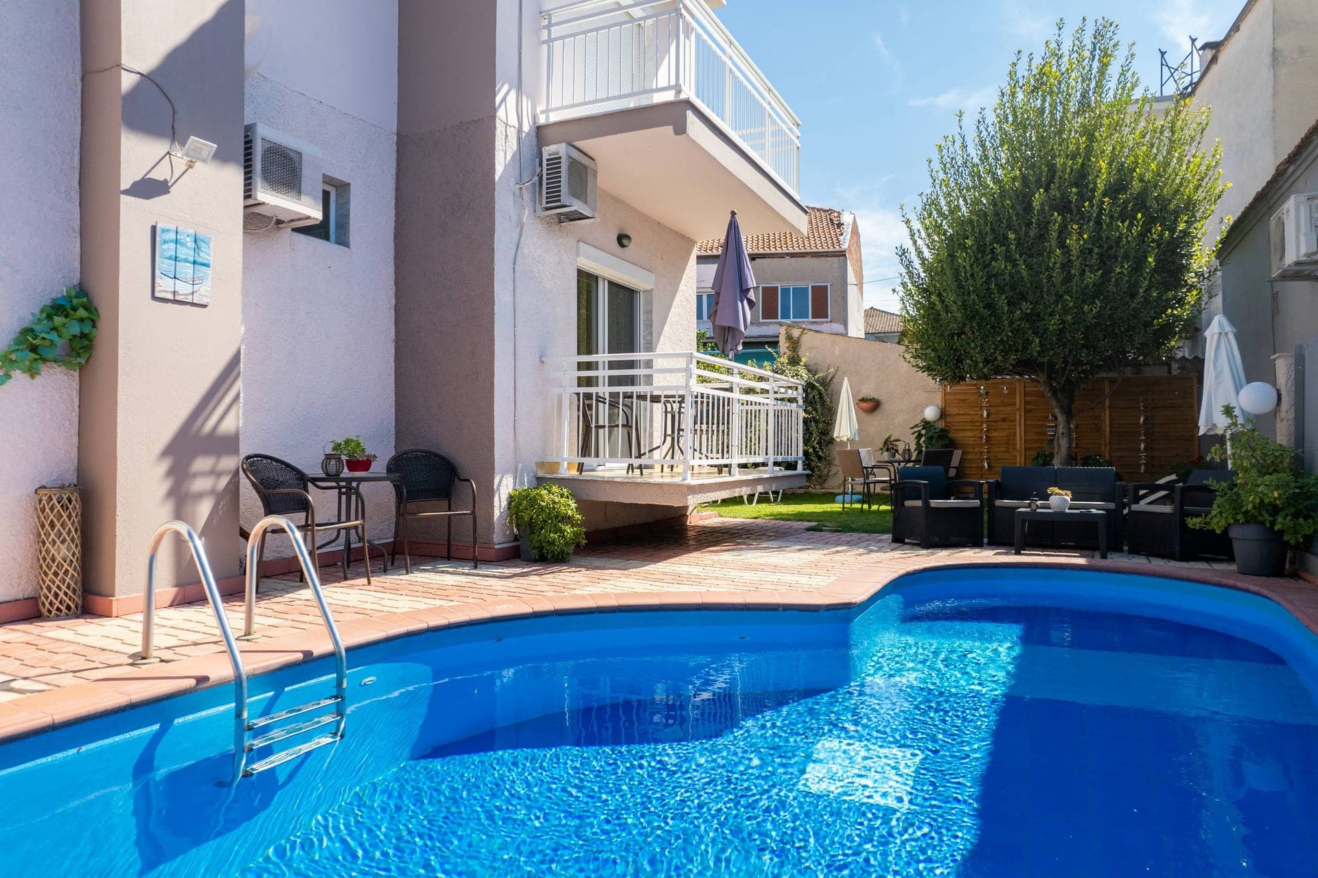 properties-FINIKESST-2.jpg