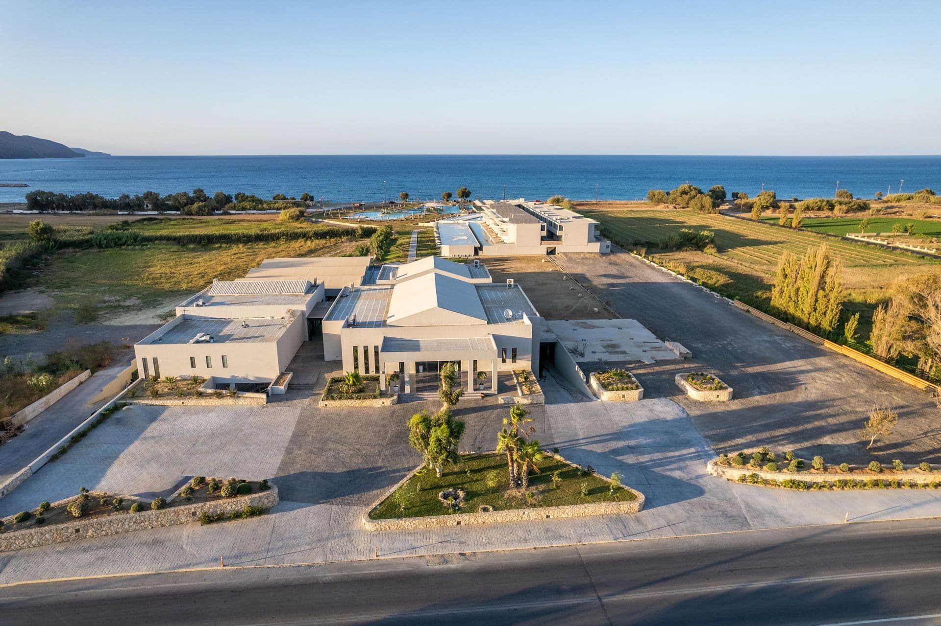 properties-GALPALACE-3.jpg