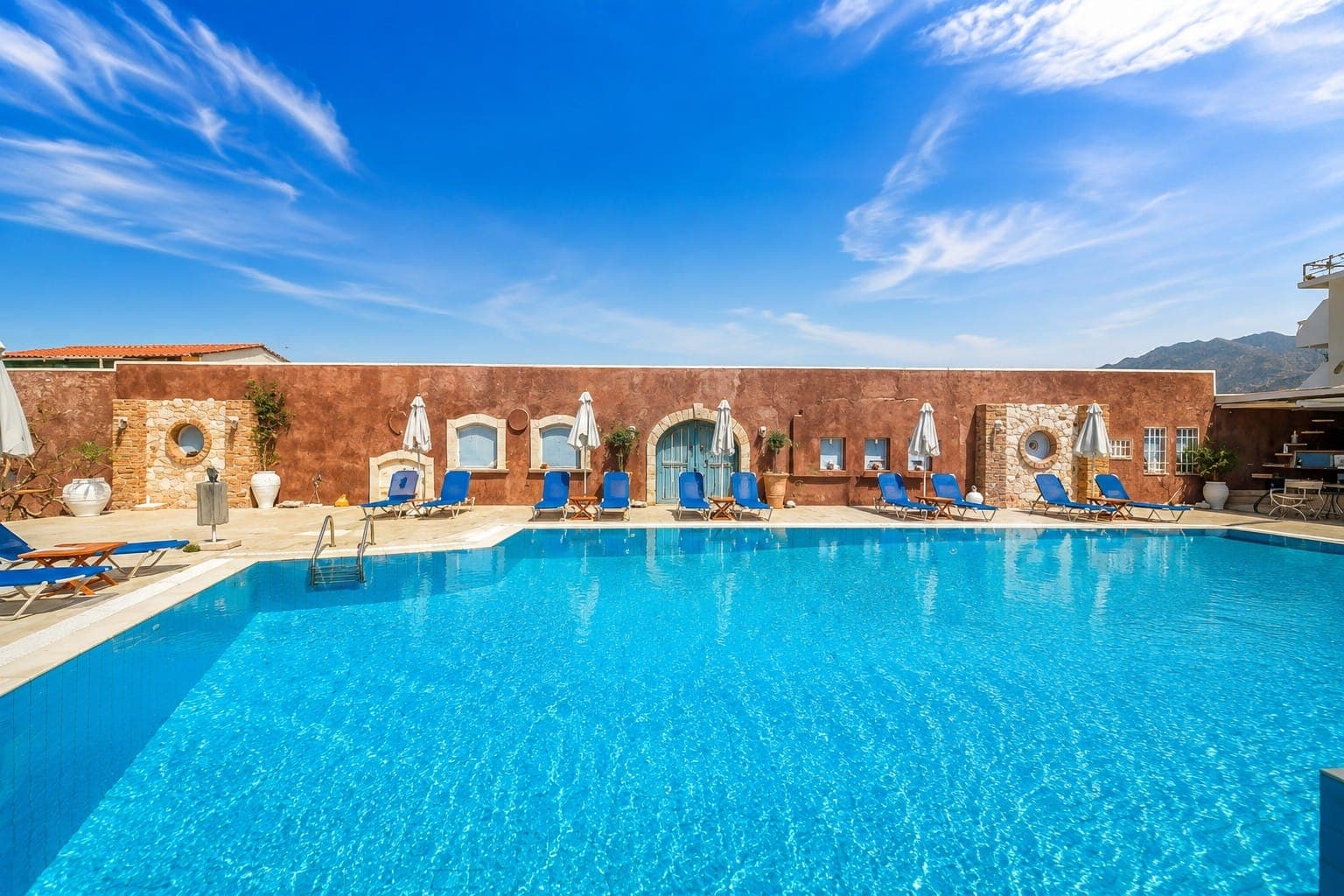 properties-GOLDENBAY-3.jpg