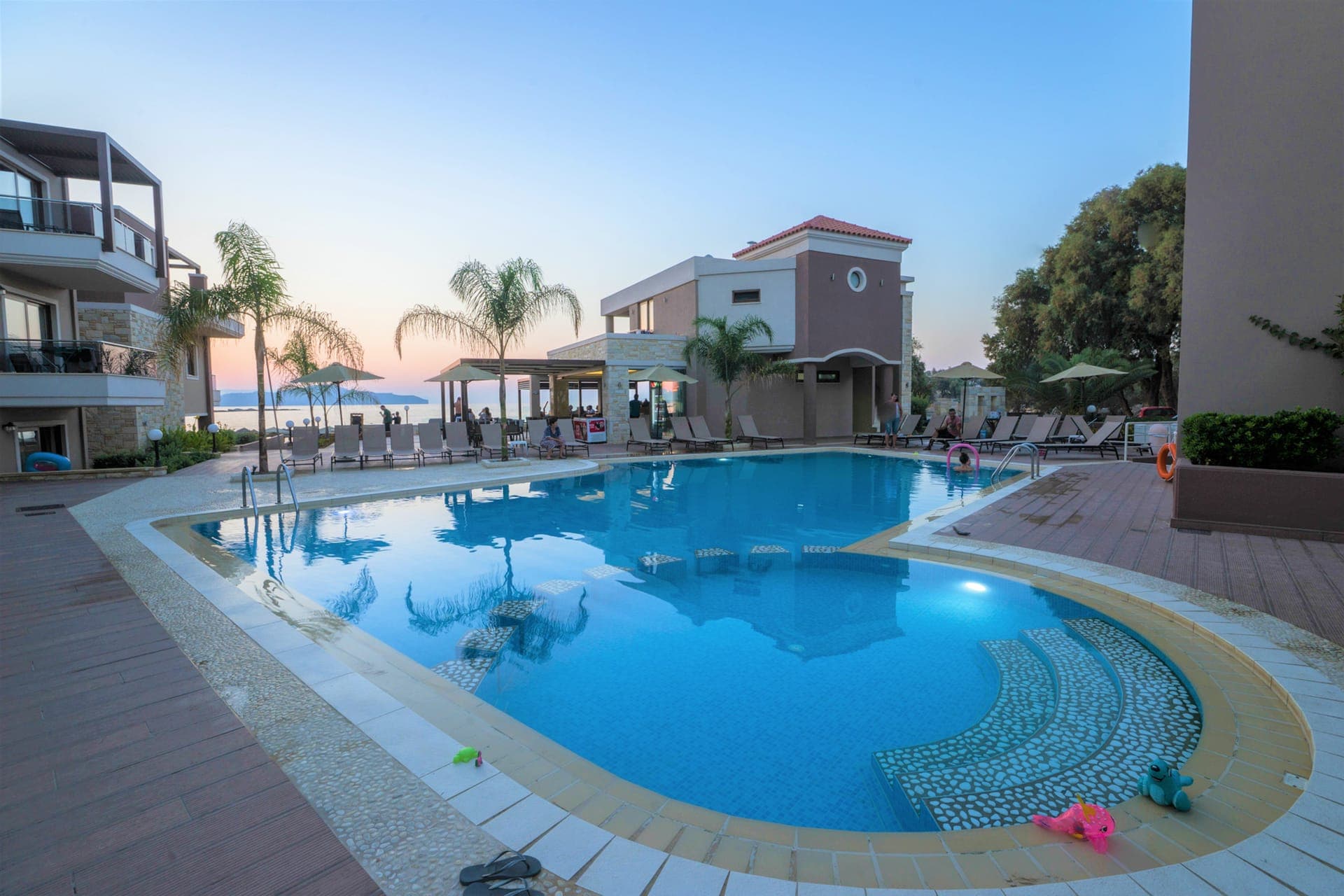 properties-GOLDENBAYS-0.jpg