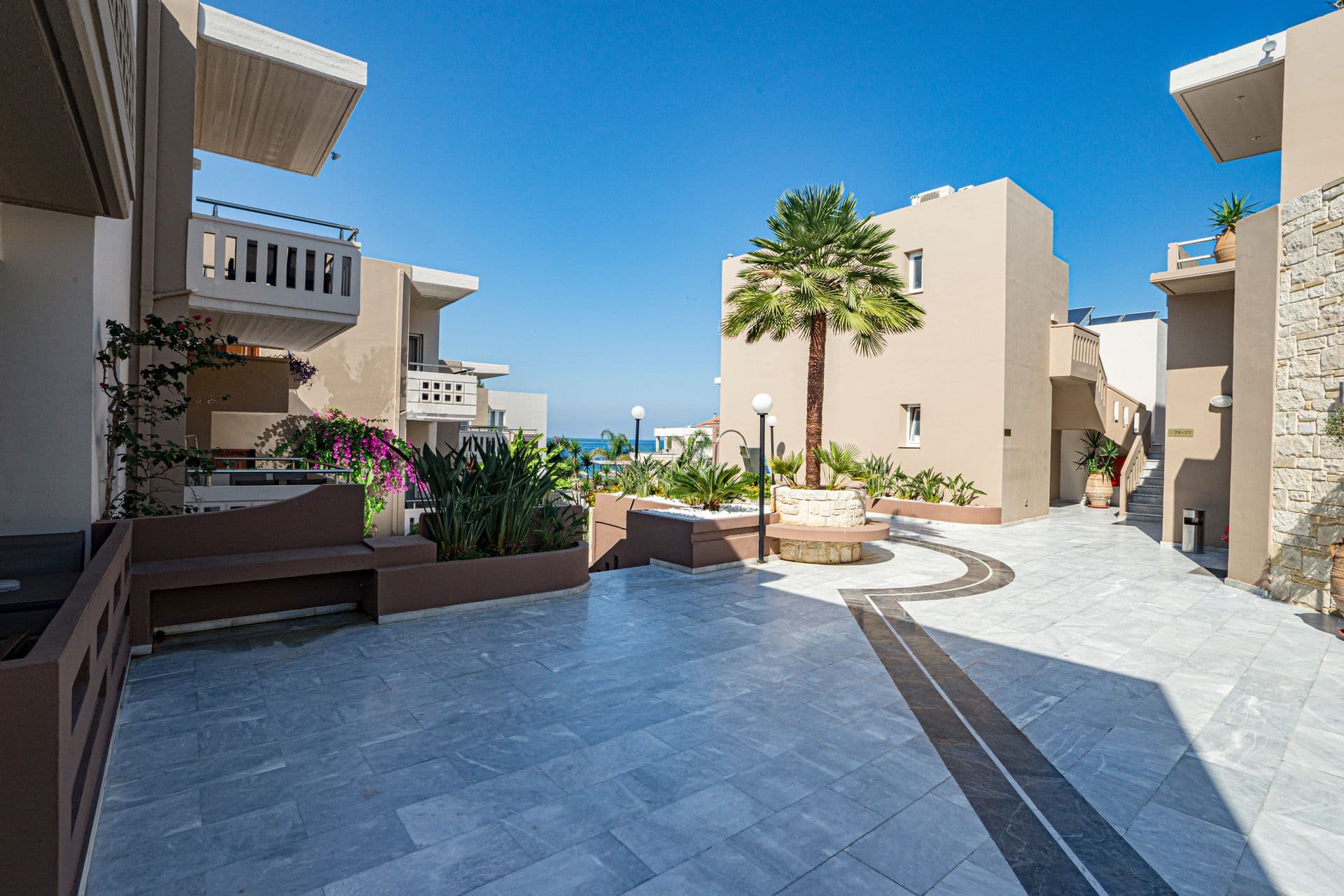 properties-GOLDENBAYS-3.jpg