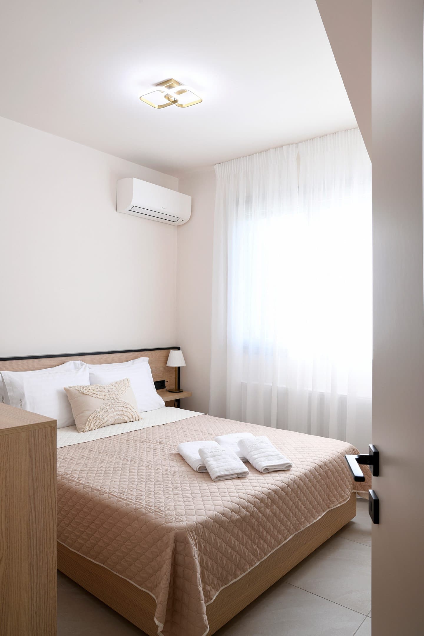 properties-GOLDENGAIA-2.jpg