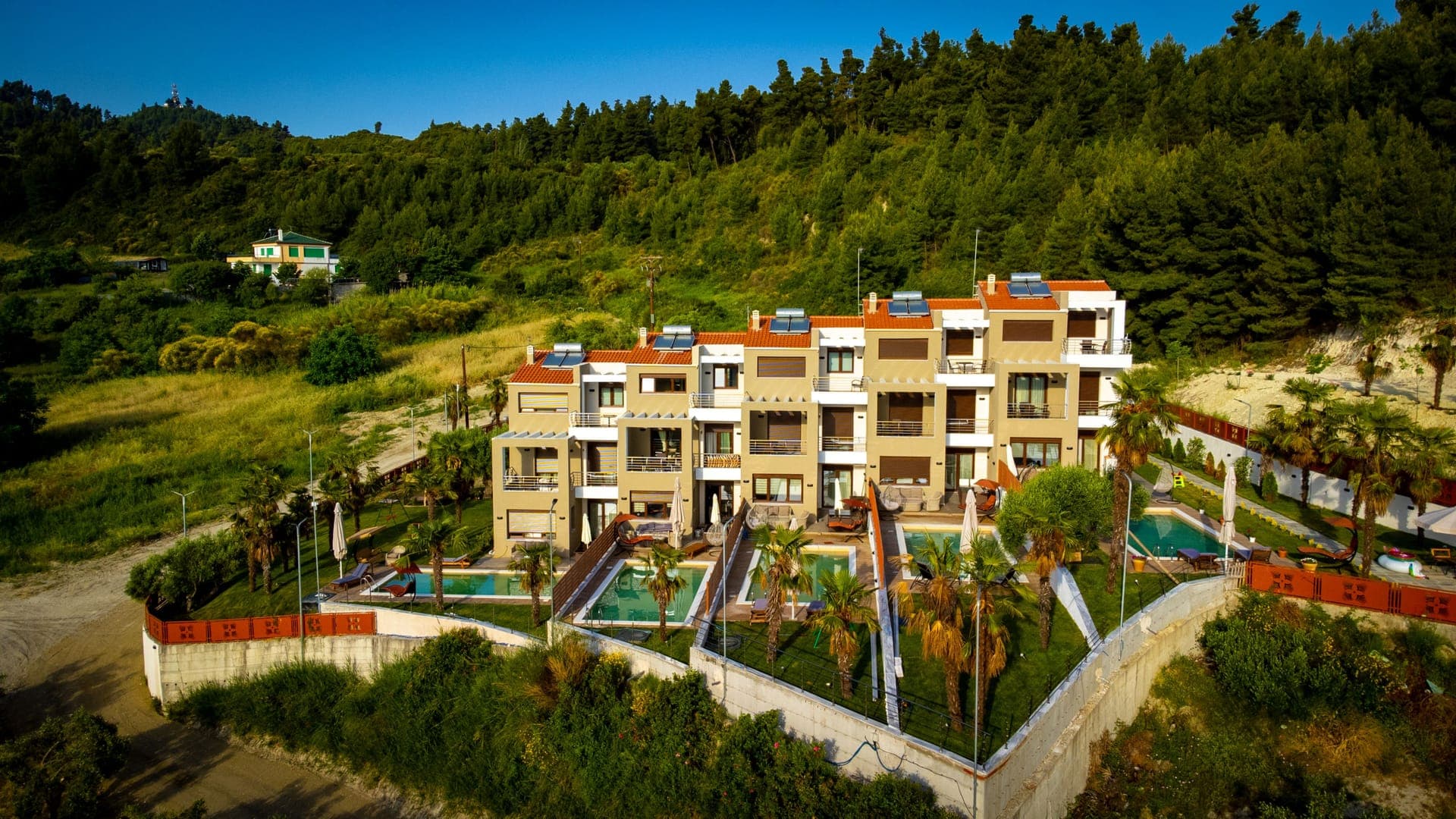 properties-GOLDENVILL-3.jpg