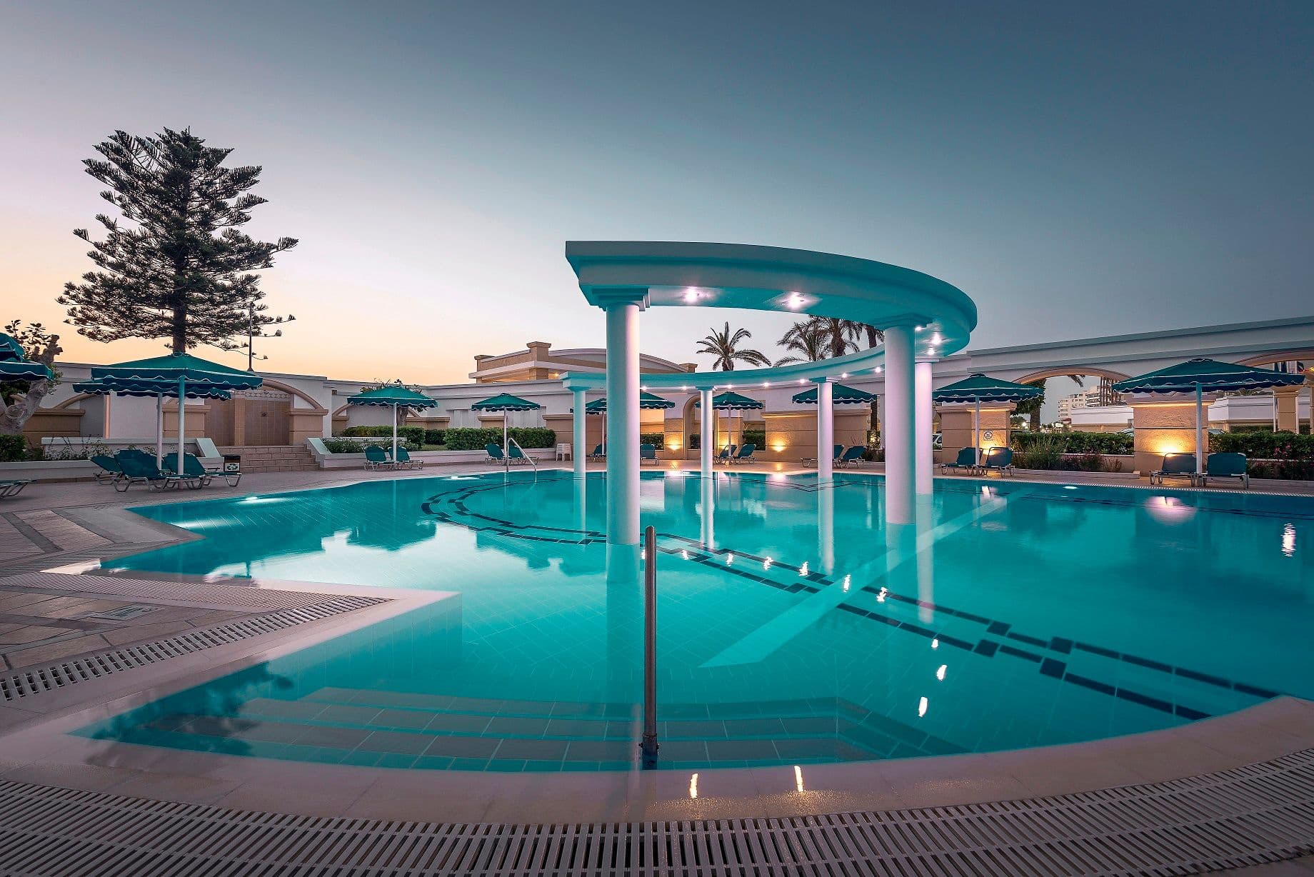 properties-GRANDHOTEL-1.jpg