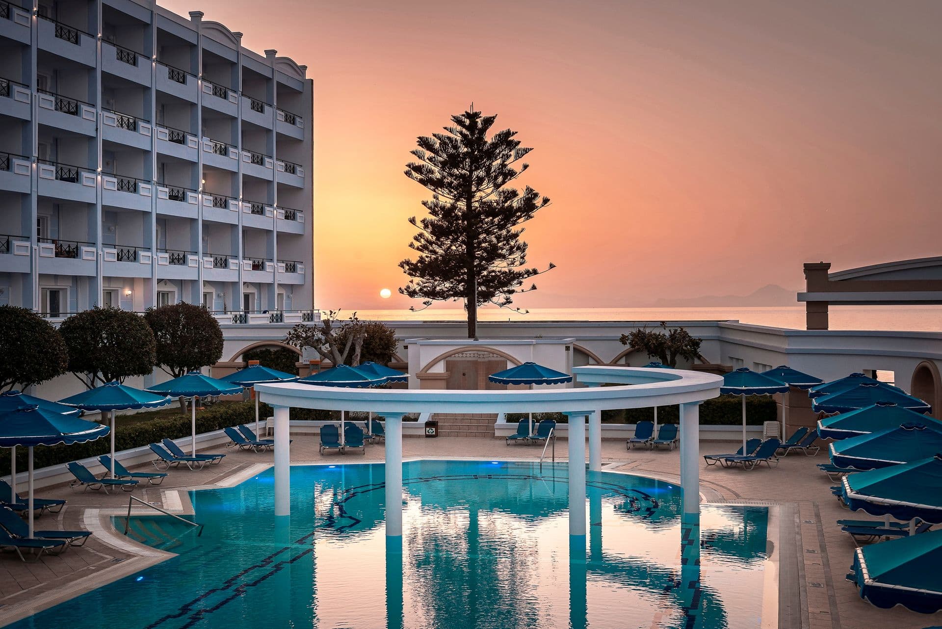 properties-GRANDHOTEL-2.jpg