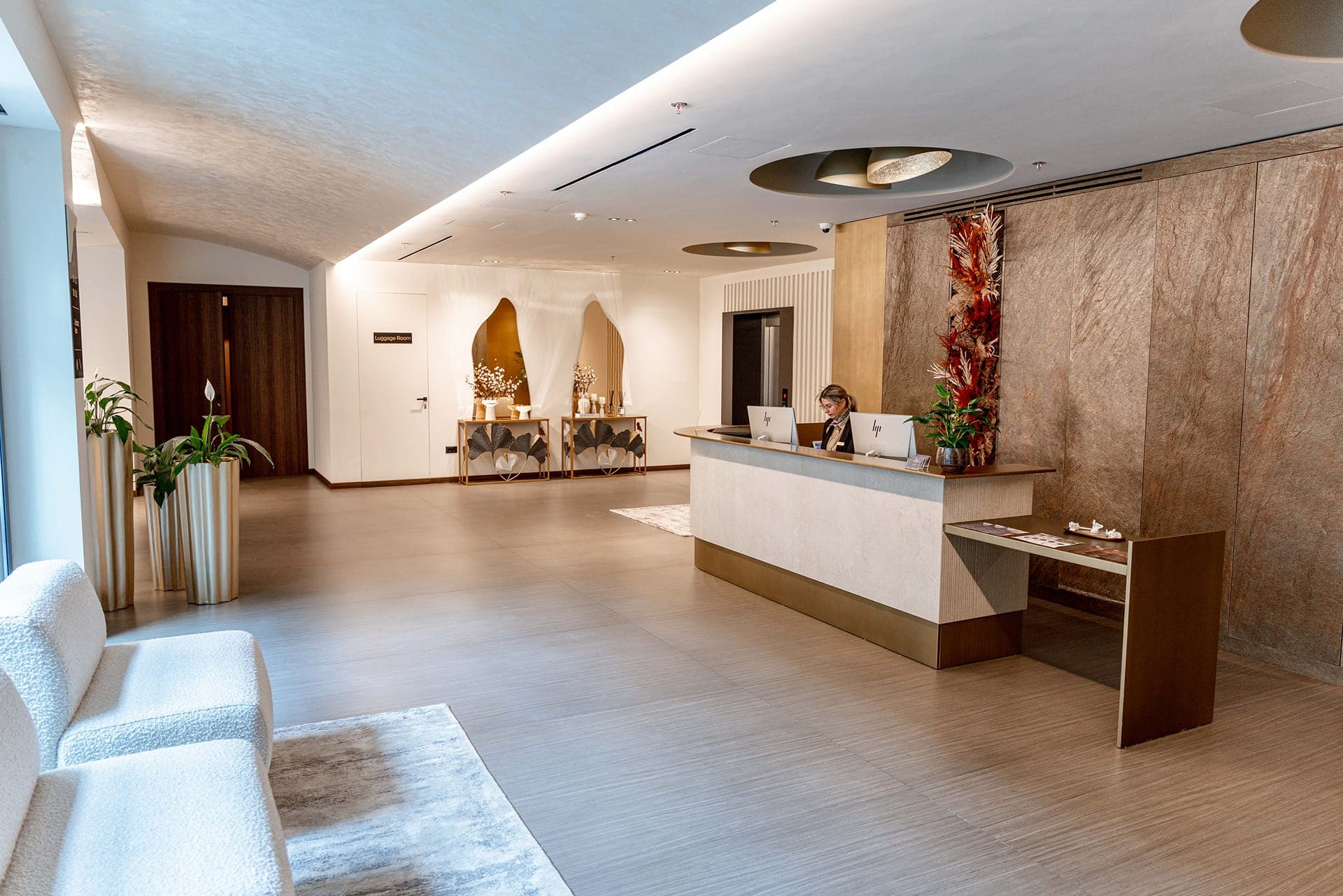 properties-GRANDHTLDK-3.jpg
