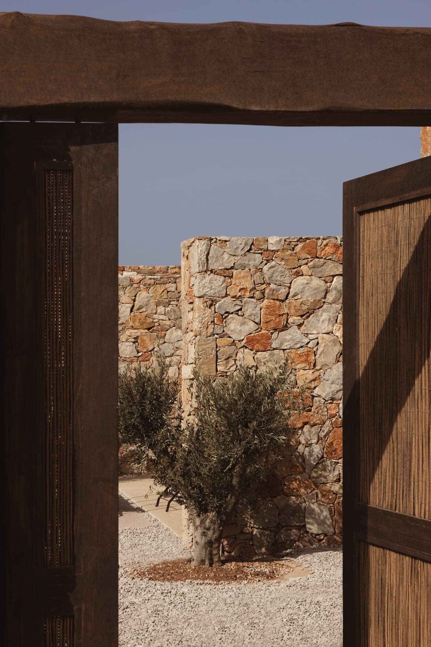 properties-GUNDARIRES-3.jpg