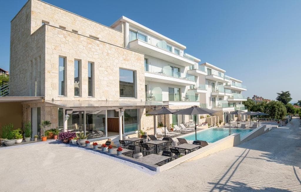 properties-HANIOTICEN-1.jpg