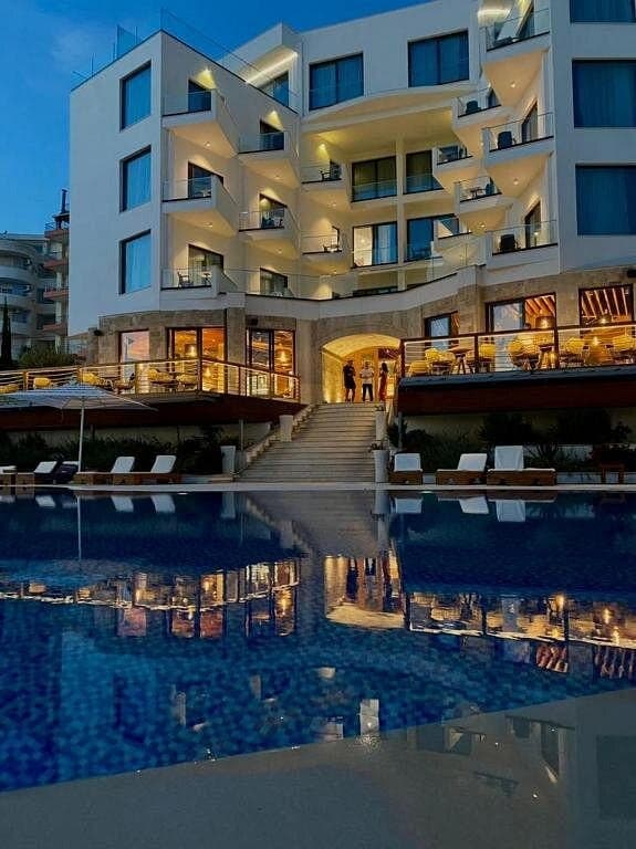 properties-HARBOURHTL-0.jpg