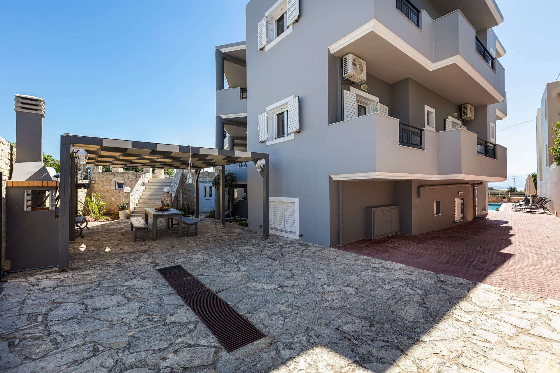 properties-HELENAAP-4.jpg