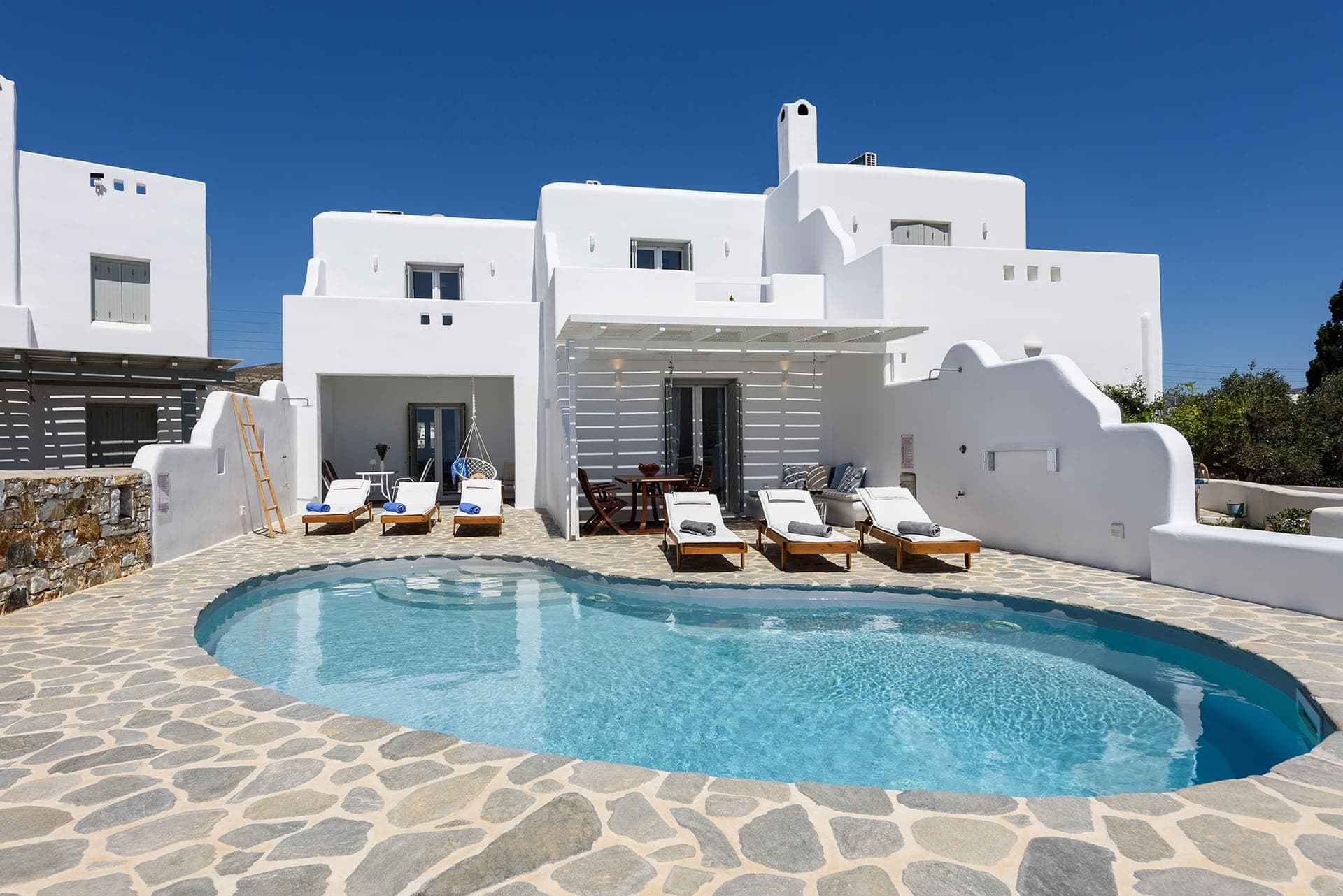 properties-HELENVILLA-0.jpg