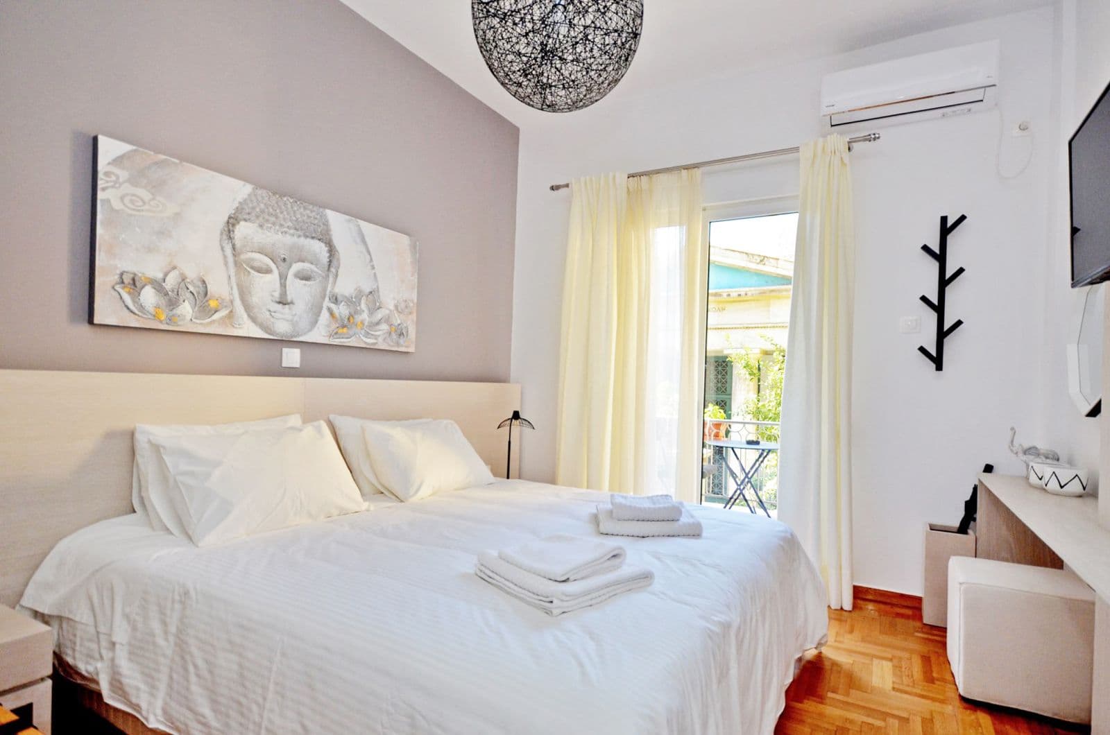 properties-HELONIAPAR-0.jpg