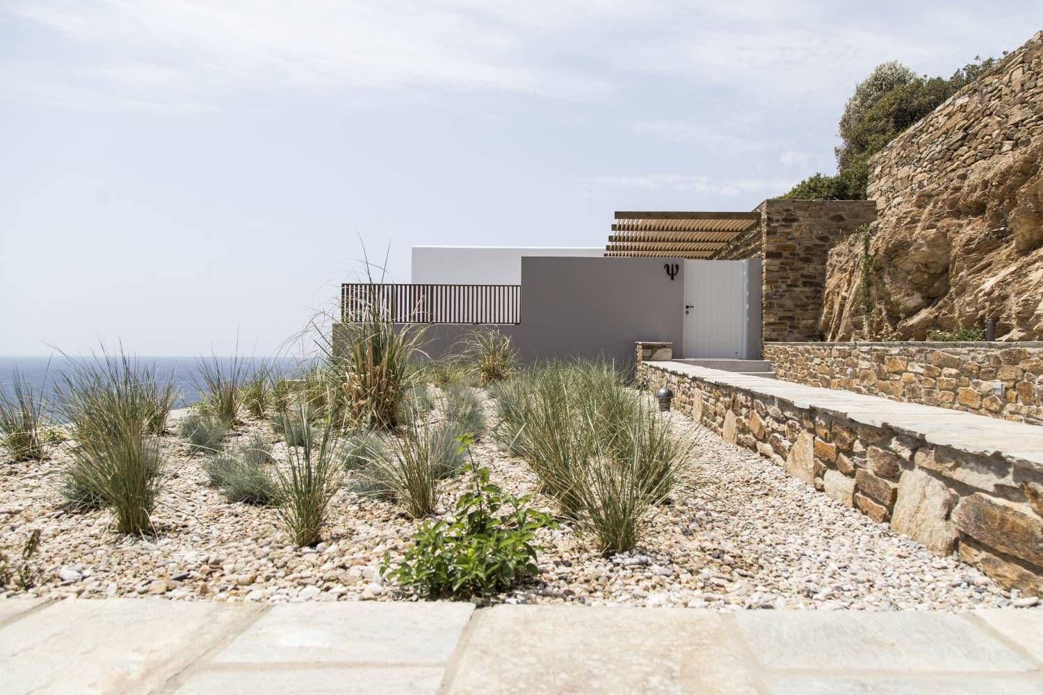 properties-HIDEOUTSUI-1.jpg