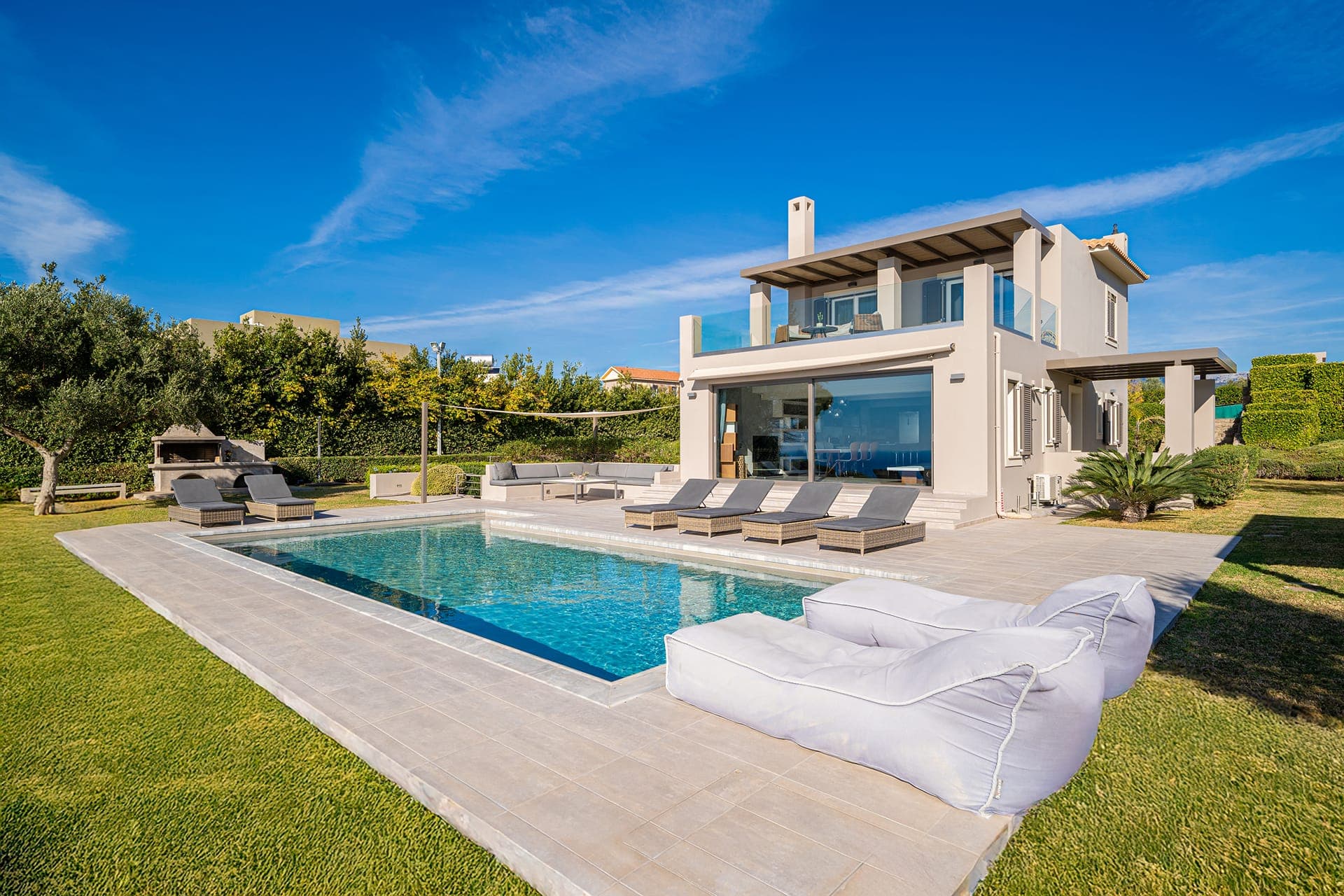 properties-HOLIDAYV-0.jpg