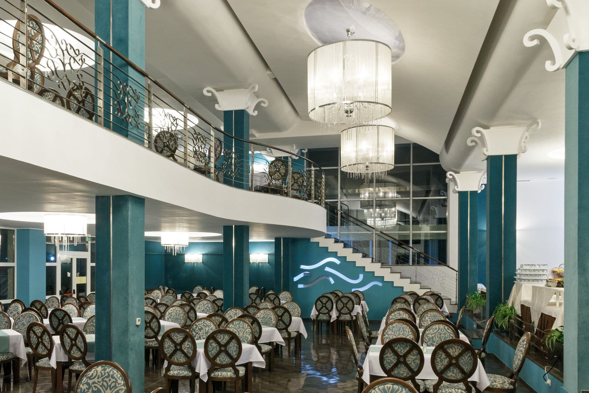 properties-HOTEL2DRES-1.jpg
