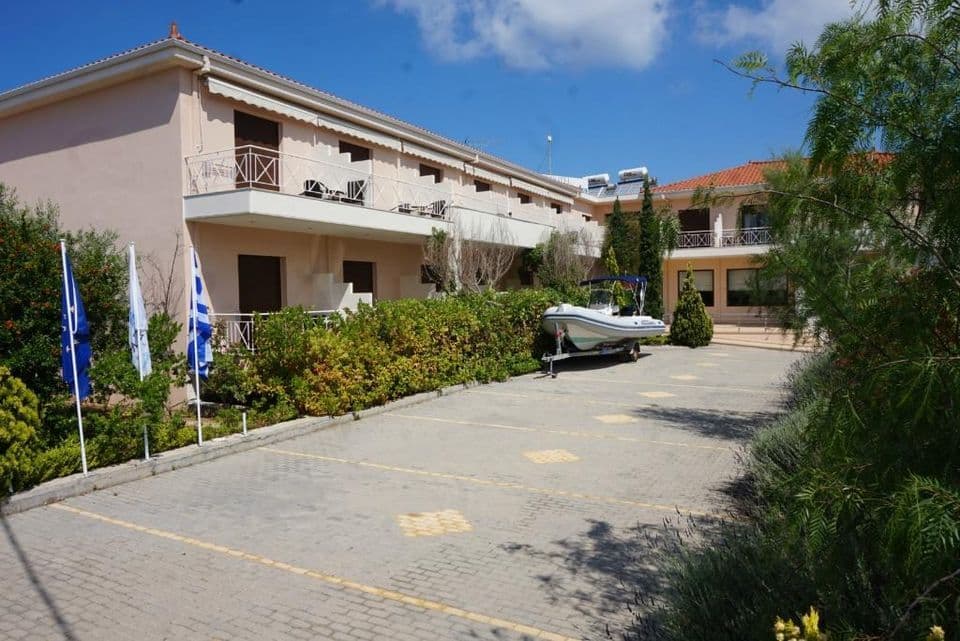 properties-HOTELKYNIS-4.jpg