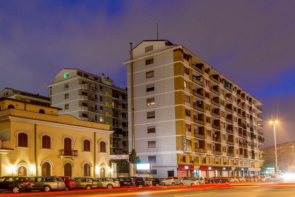 properties-HOTELRADIO-1.jpg