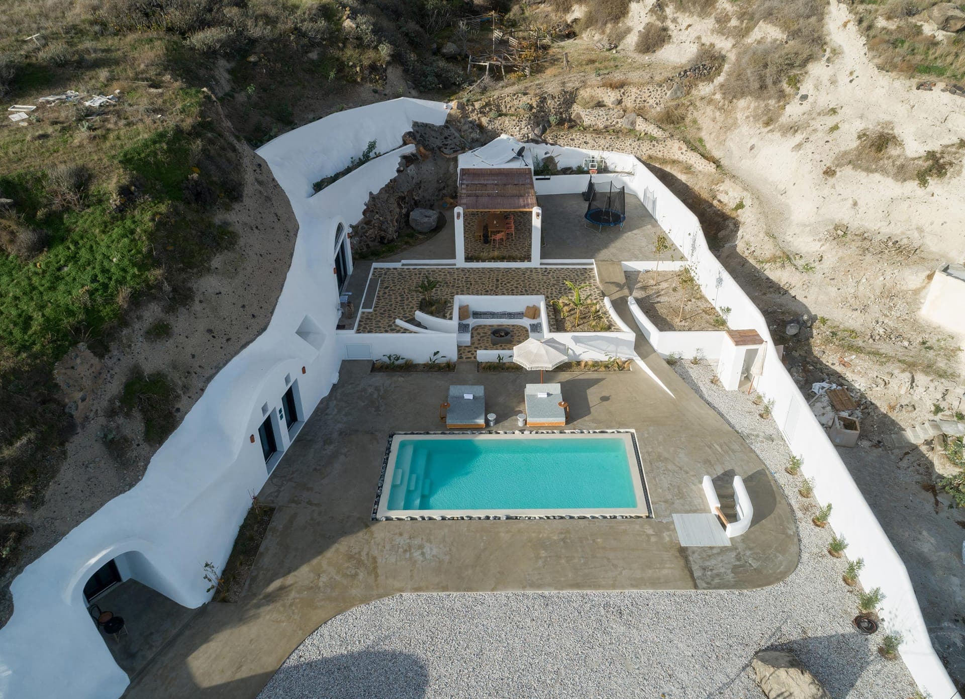 properties-ILIOLOUSTO-0.jpg