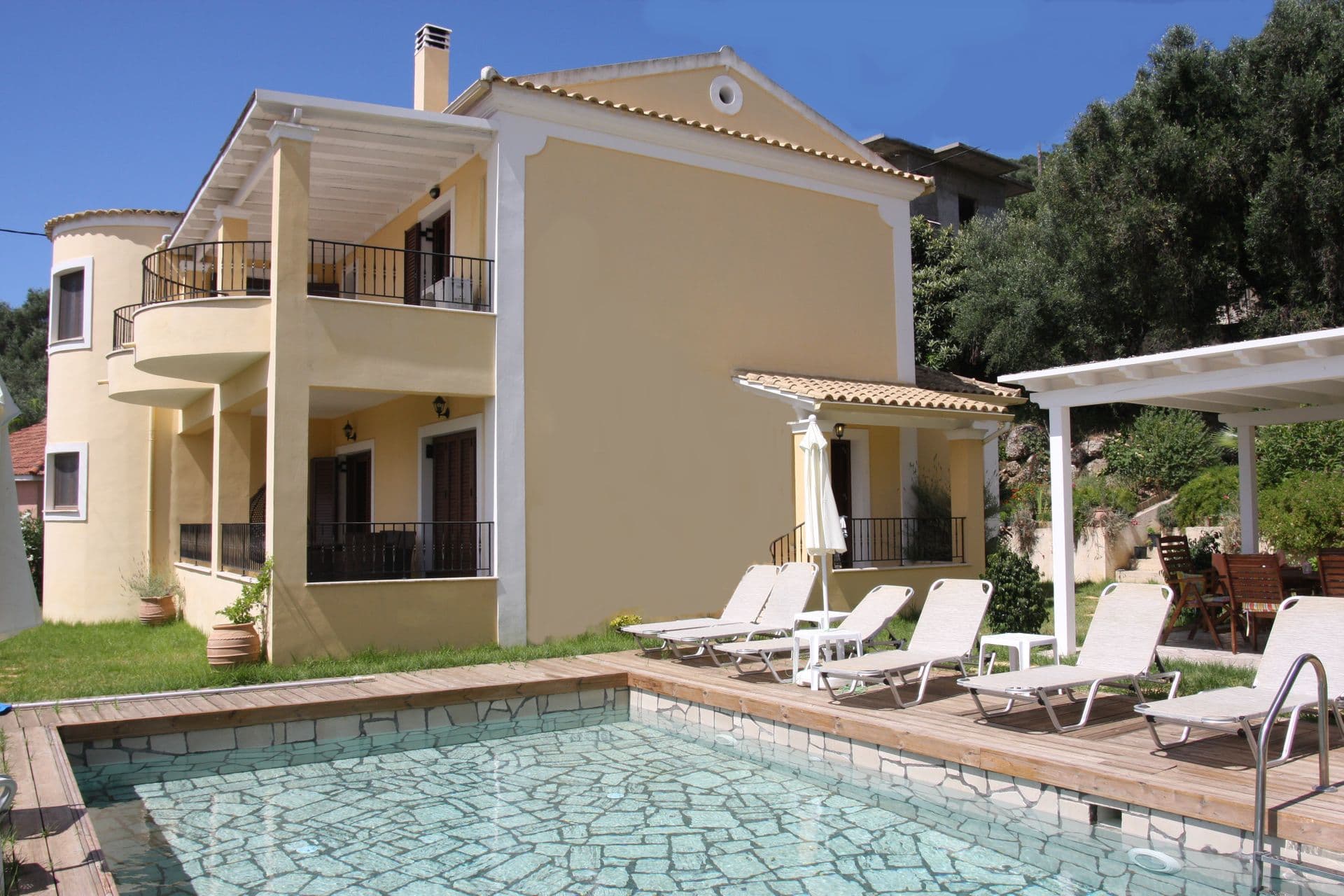 properties-INFVILLA-3.jpg