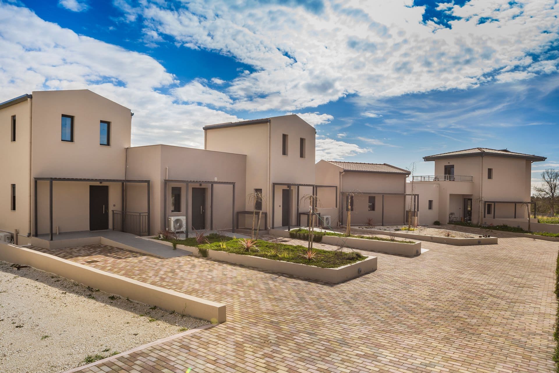 properties-IONIANVILL-0.jpg
