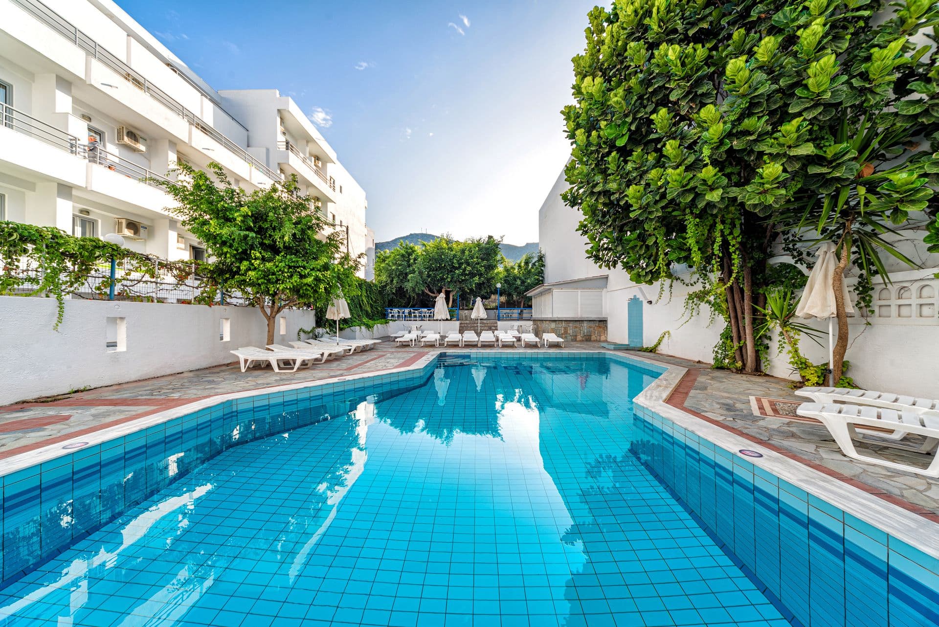 properties-IROHOTEL-0.jpg
