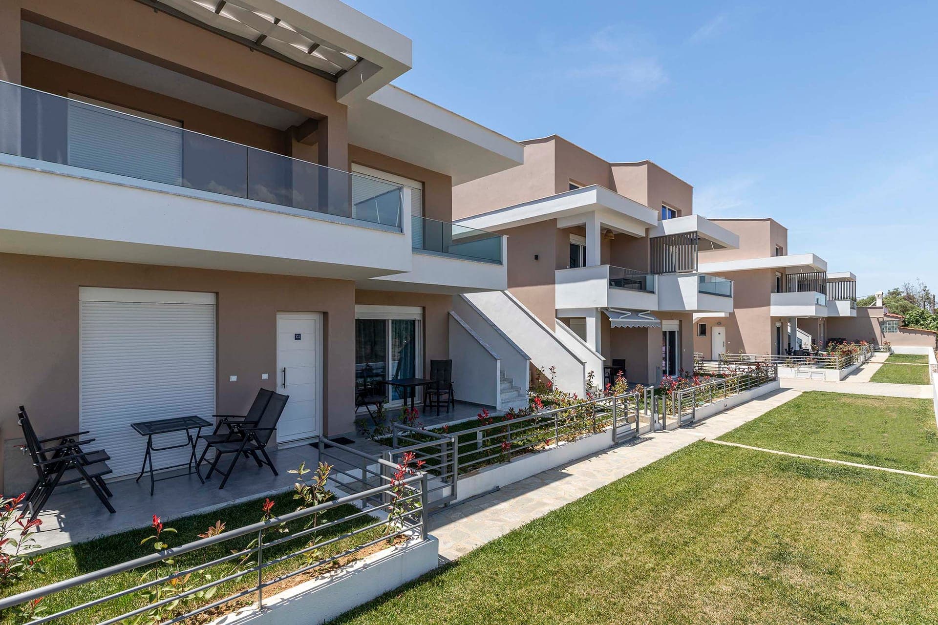 properties-IRORESI-2.jpg
