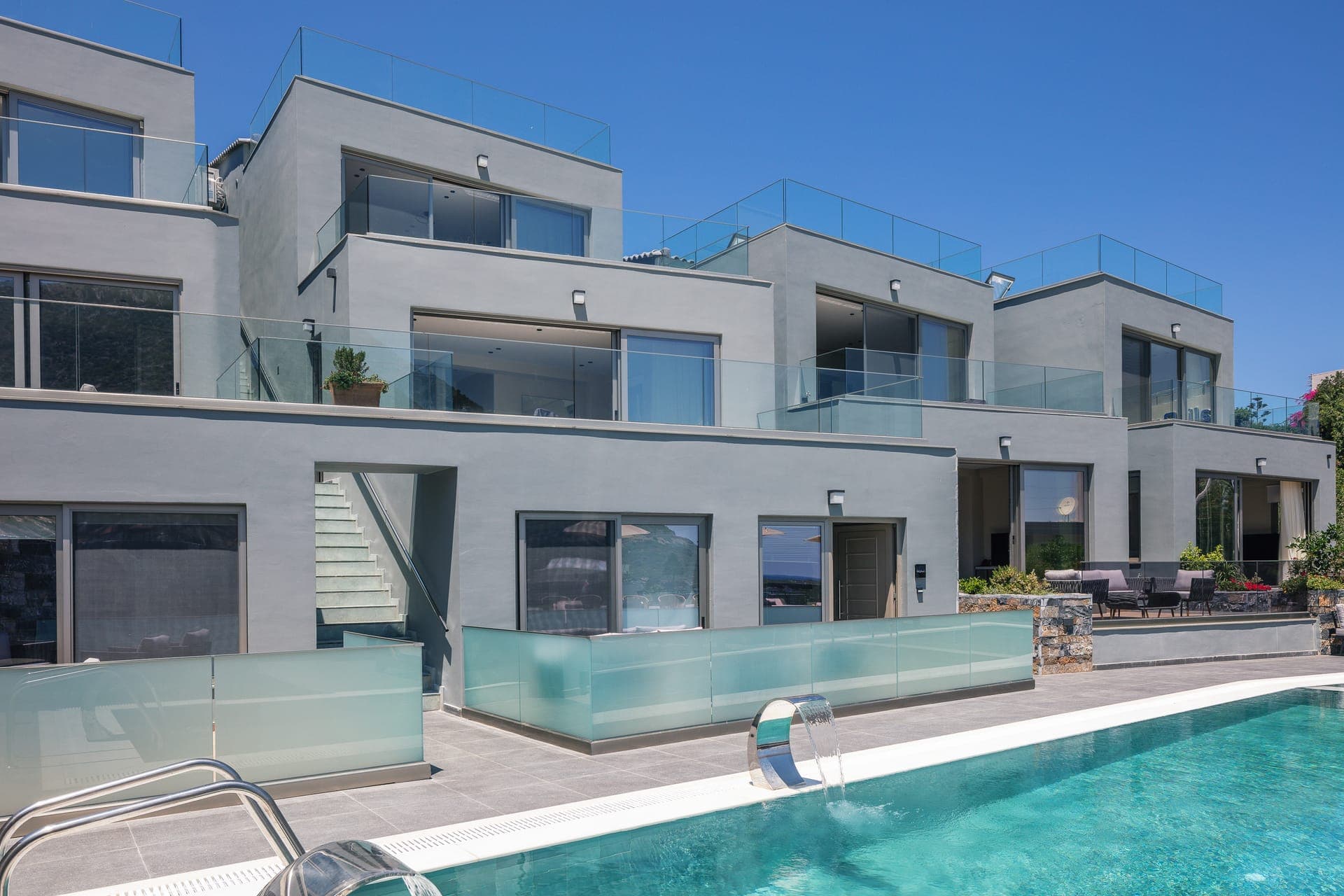 properties-ISLAVILSUI-0.jpg
