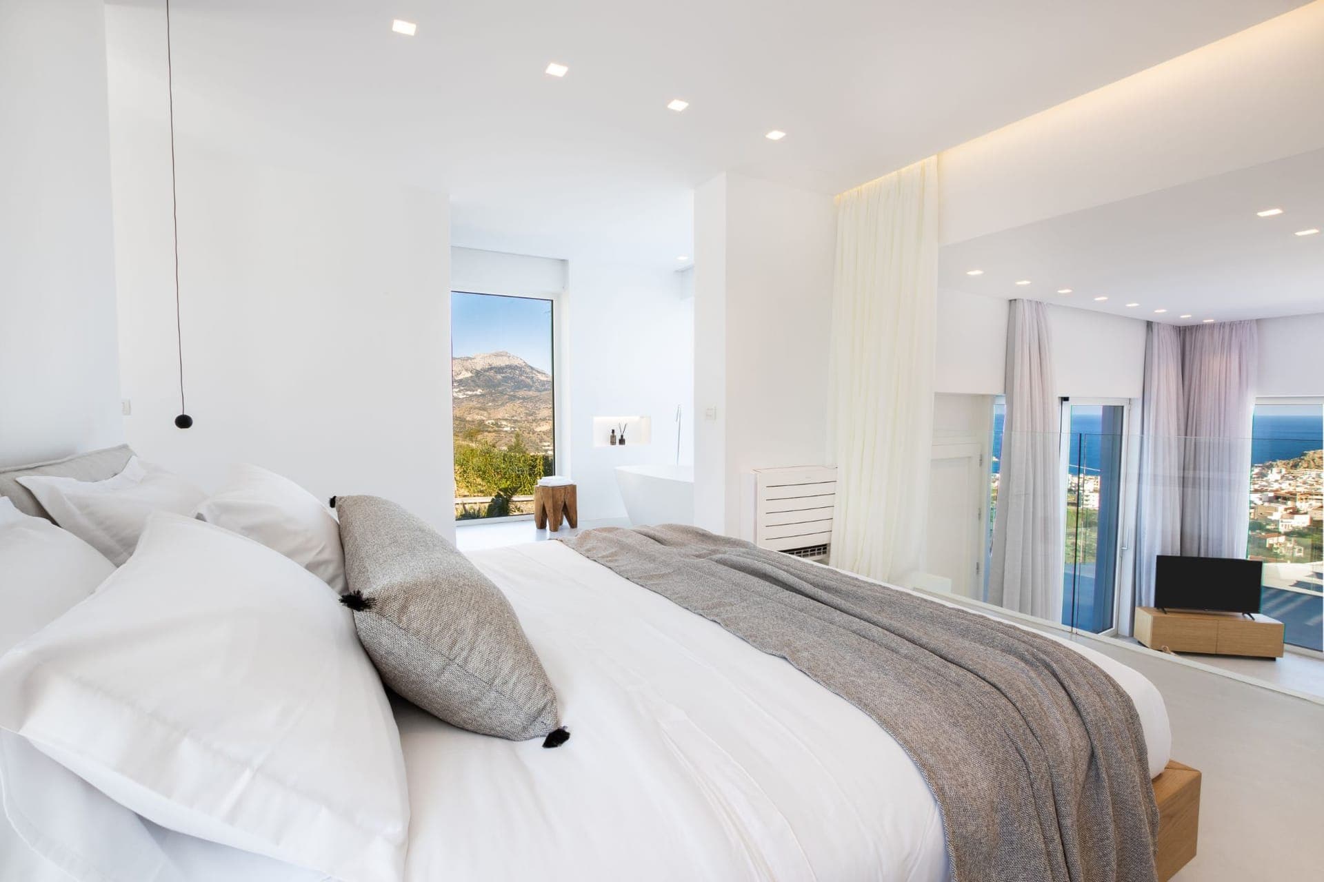properties-ISTIALUX-2.jpg