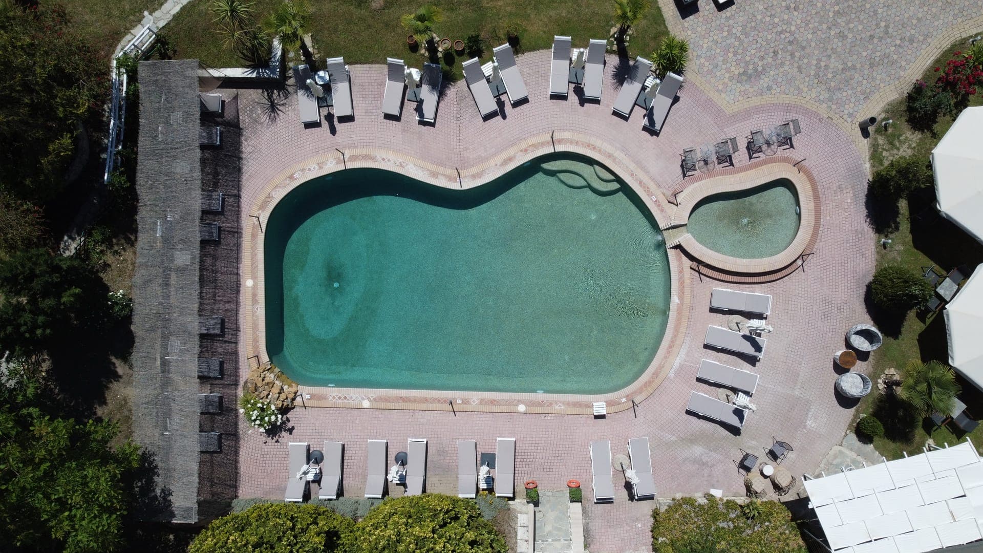 properties-JENNYHOTEL-1.jpg