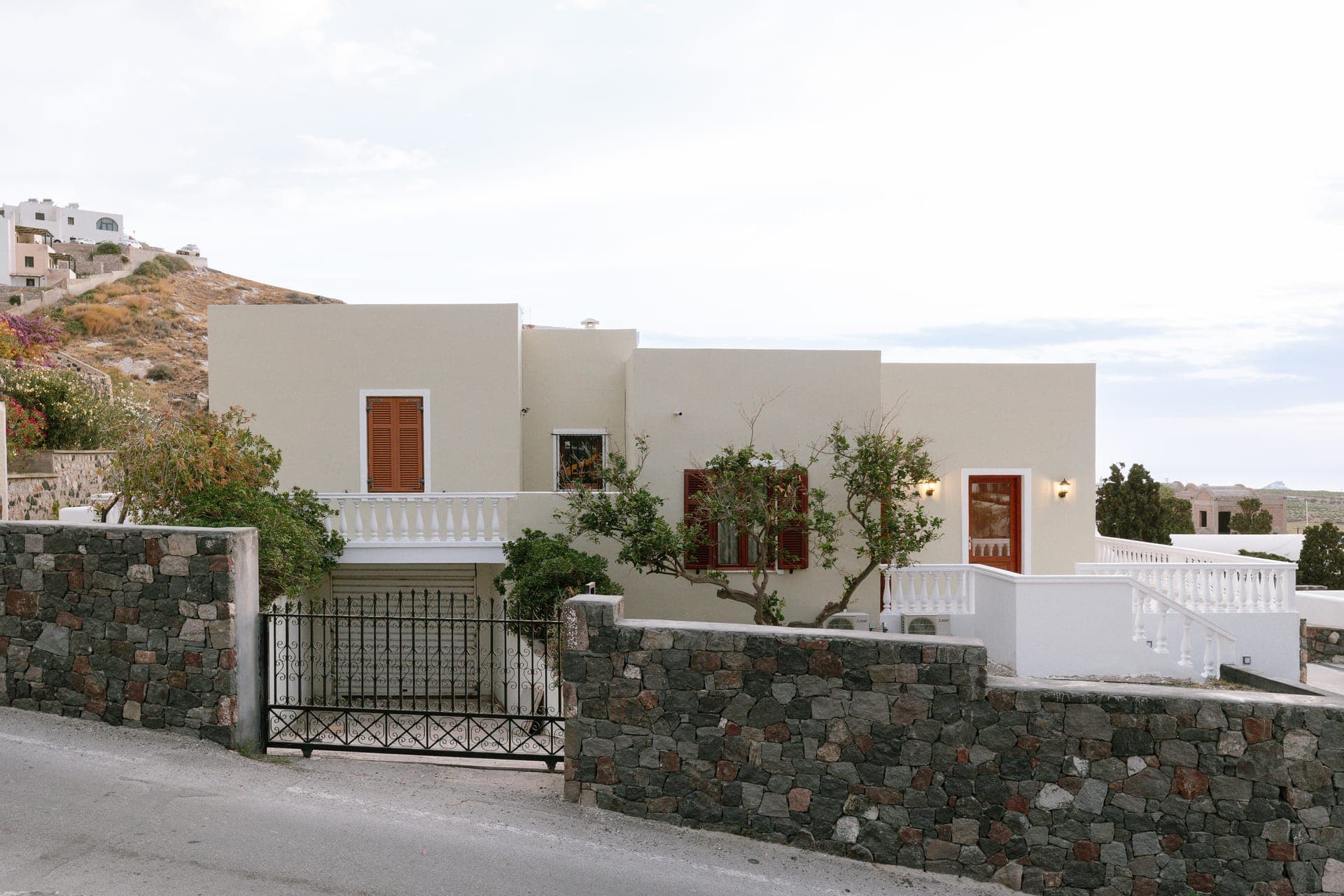 properties-KAMINIAHHS-1.jpg