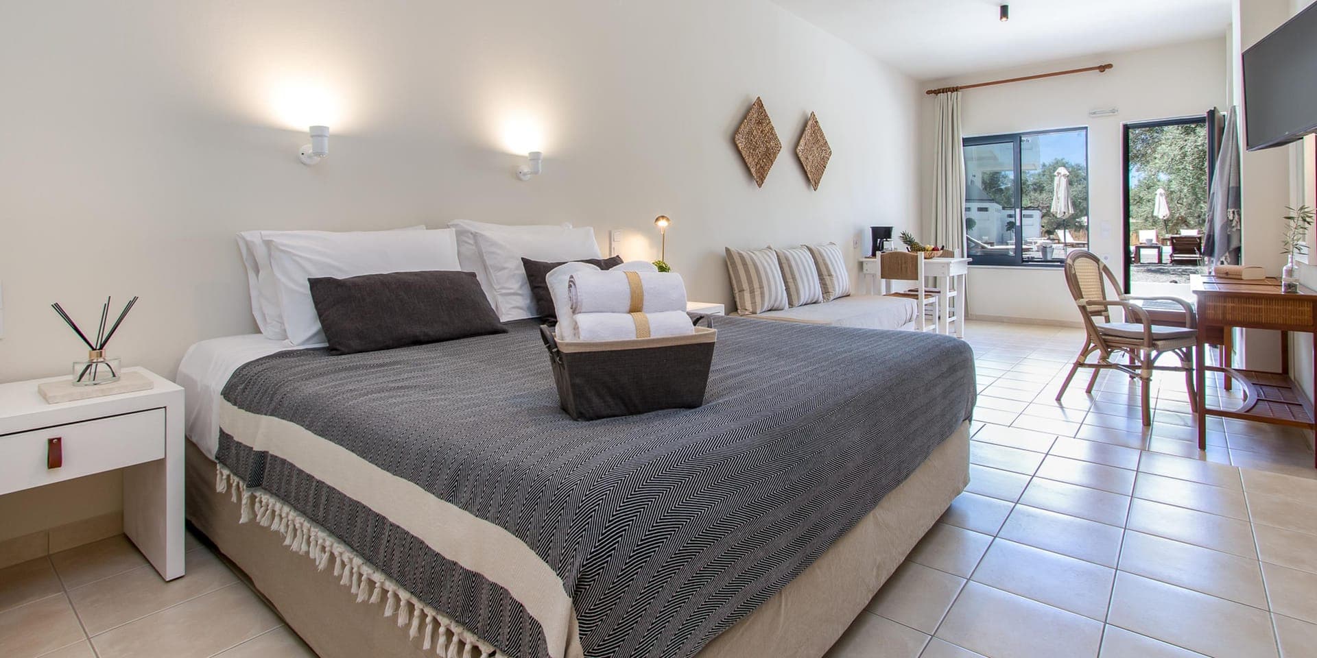 properties-KANSOROOMS-4.jpg