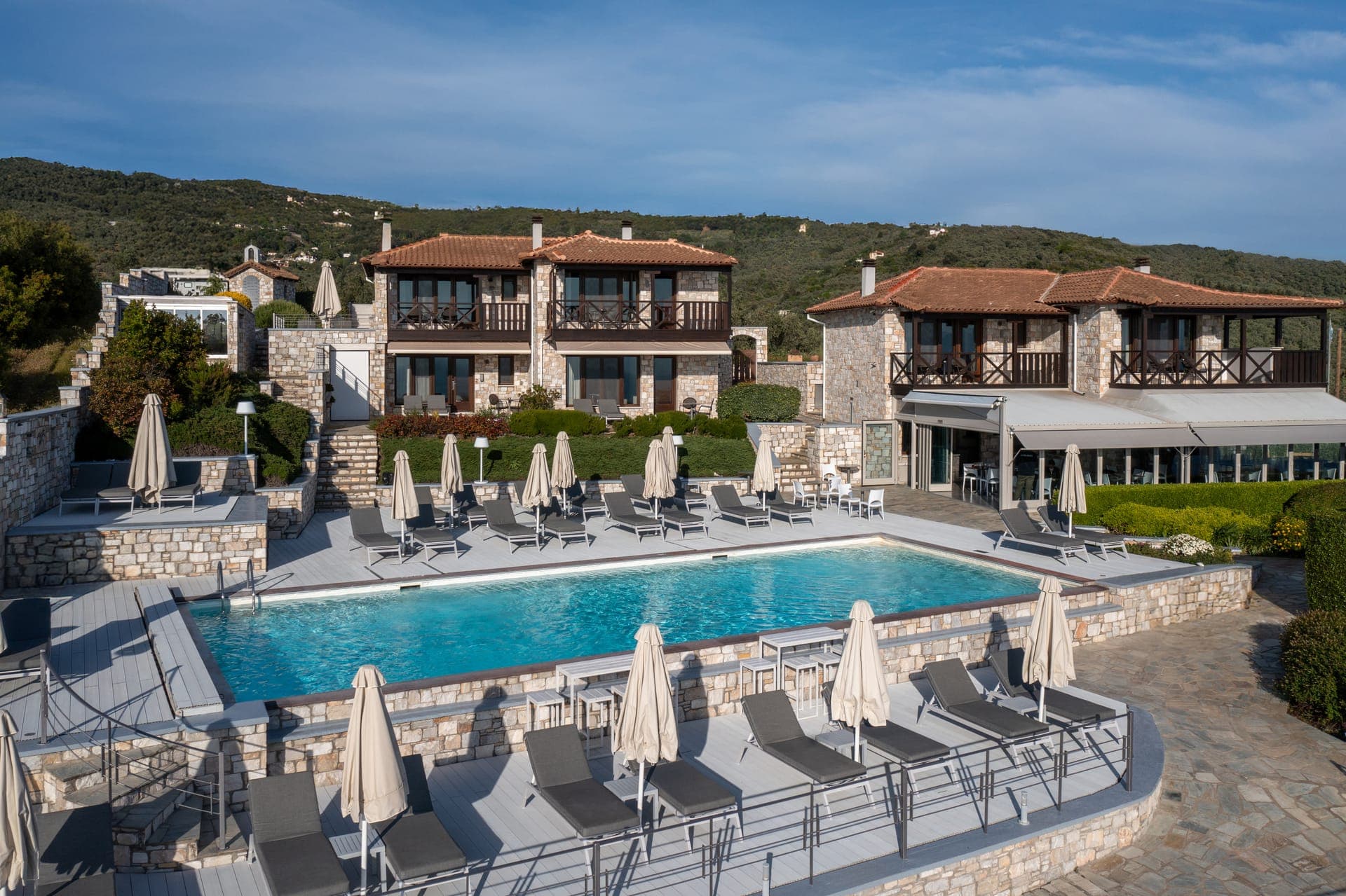 properties-KARAVIALUX-3.jpg