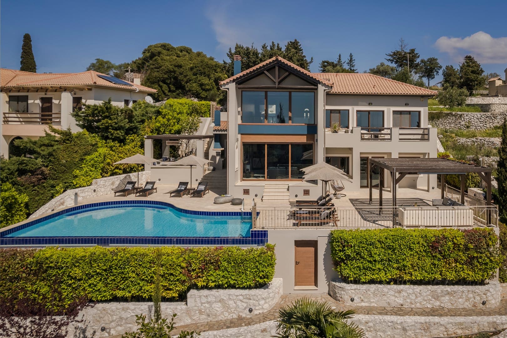 properties-KARMANIOLO-1.jpg