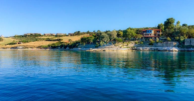 Kiparissi Villa Halkidiki, Sea Front Villa with 5 Bedrooms