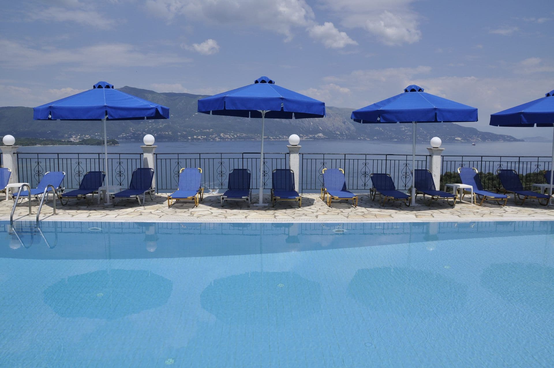 properties-KOMMENO-1.jpg