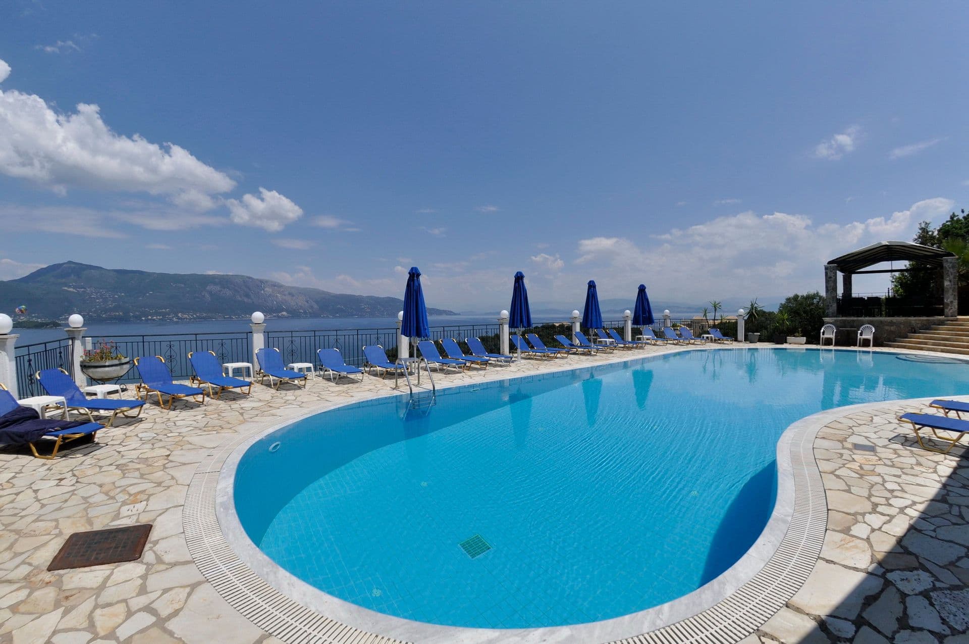 properties-KOMMENO-2.jpg