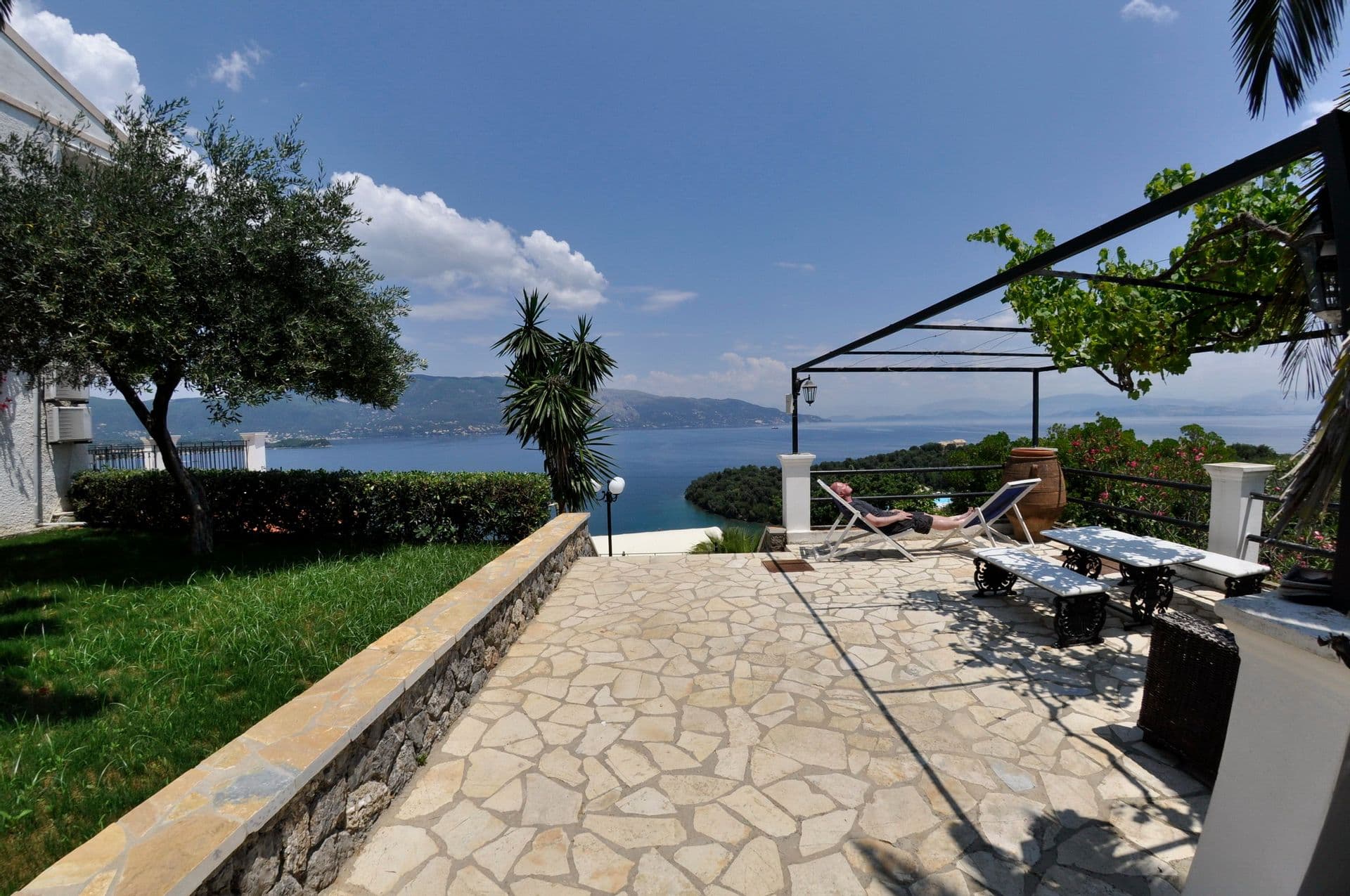 properties-KOMMENO-4.jpg