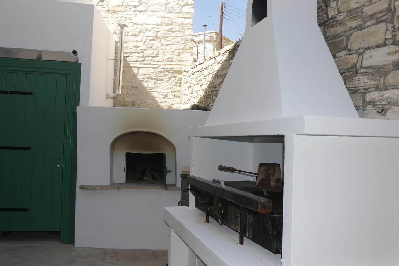 properties-KONATZI-2.jpg