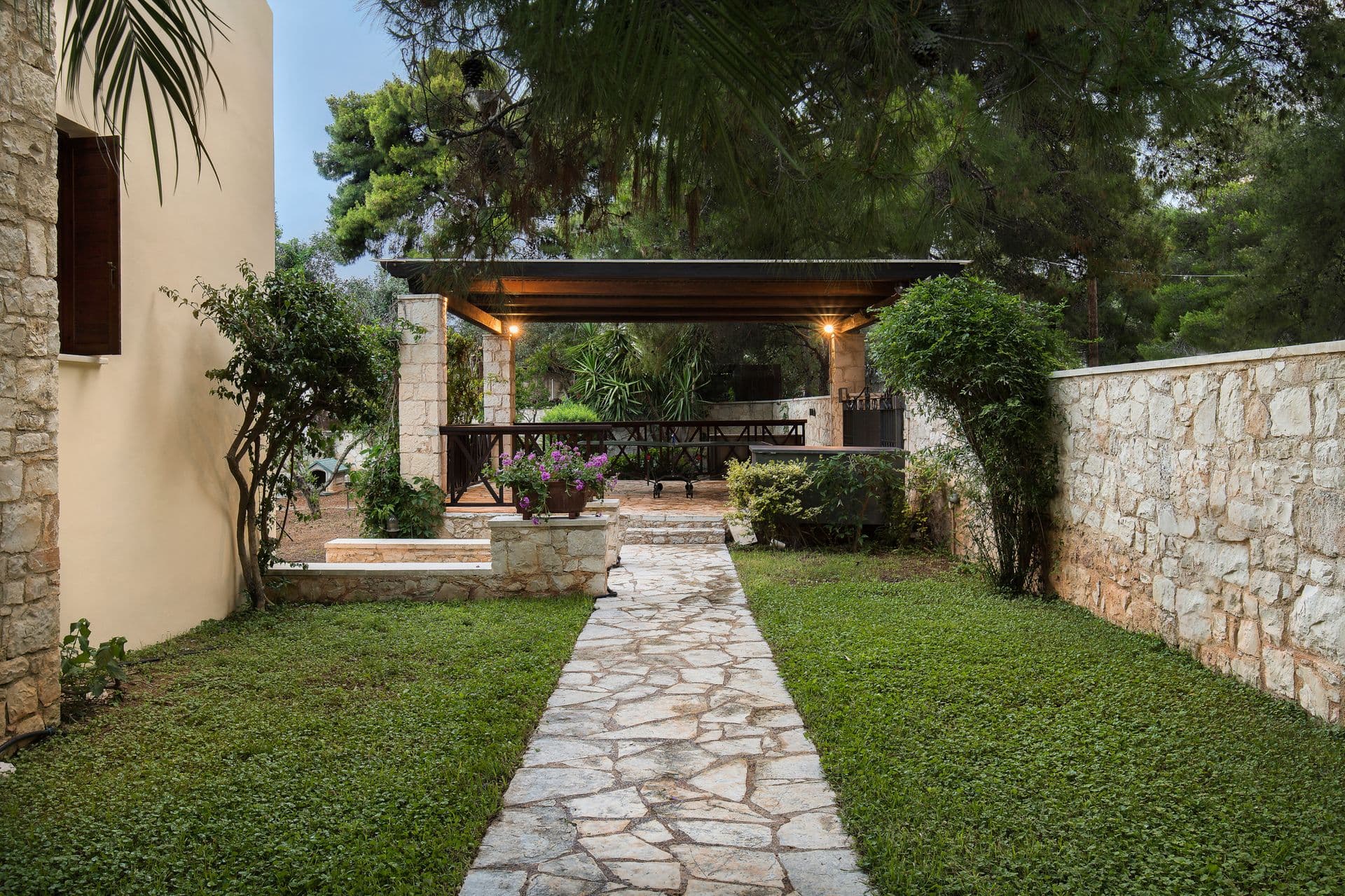 properties-KOUKOUNARV-2.jpg
