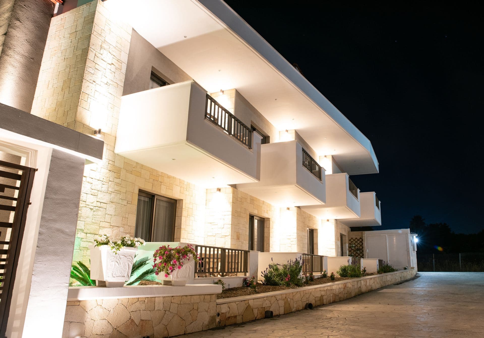 properties-LAGARIAPAL-4.jpg