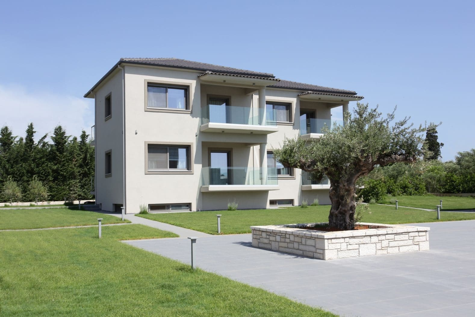 properties-LAGOUVARDO-3.jpg