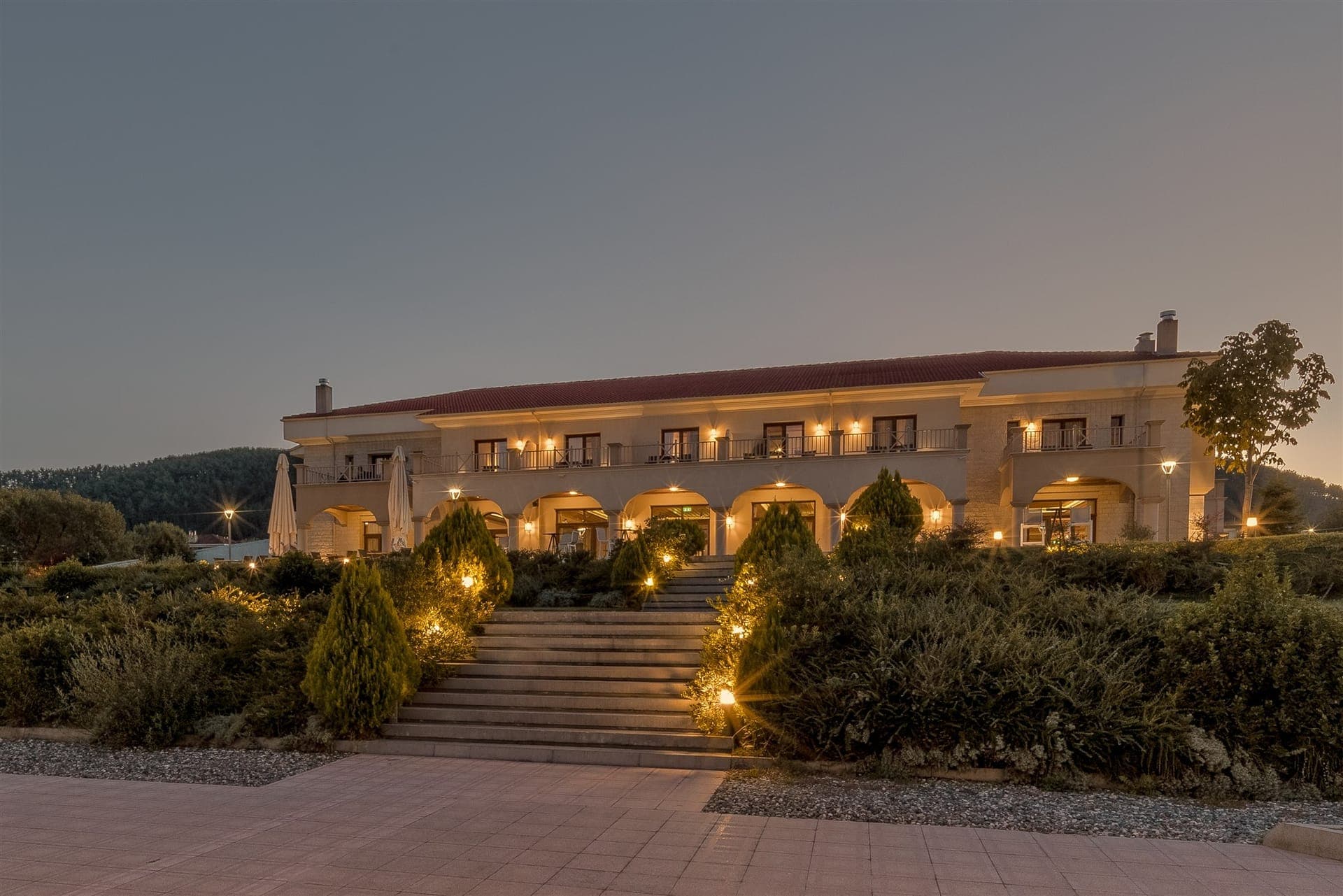 properties-LAKEHOTEL-3.jpg