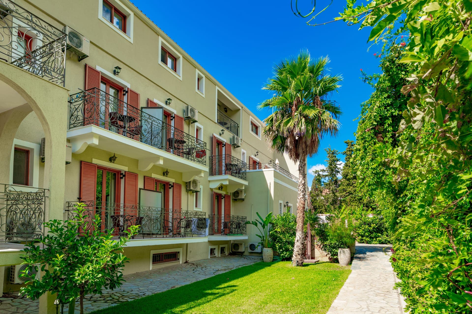 properties-LARAKEF-3.jpg