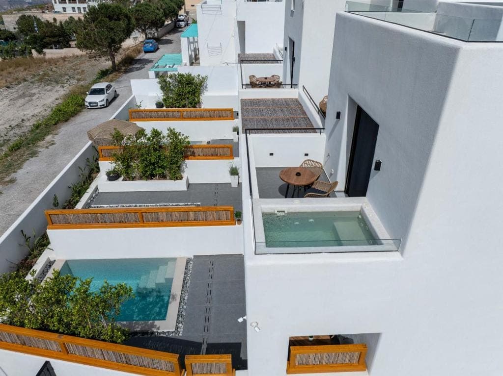 properties-LATORRETTA-0.jpg