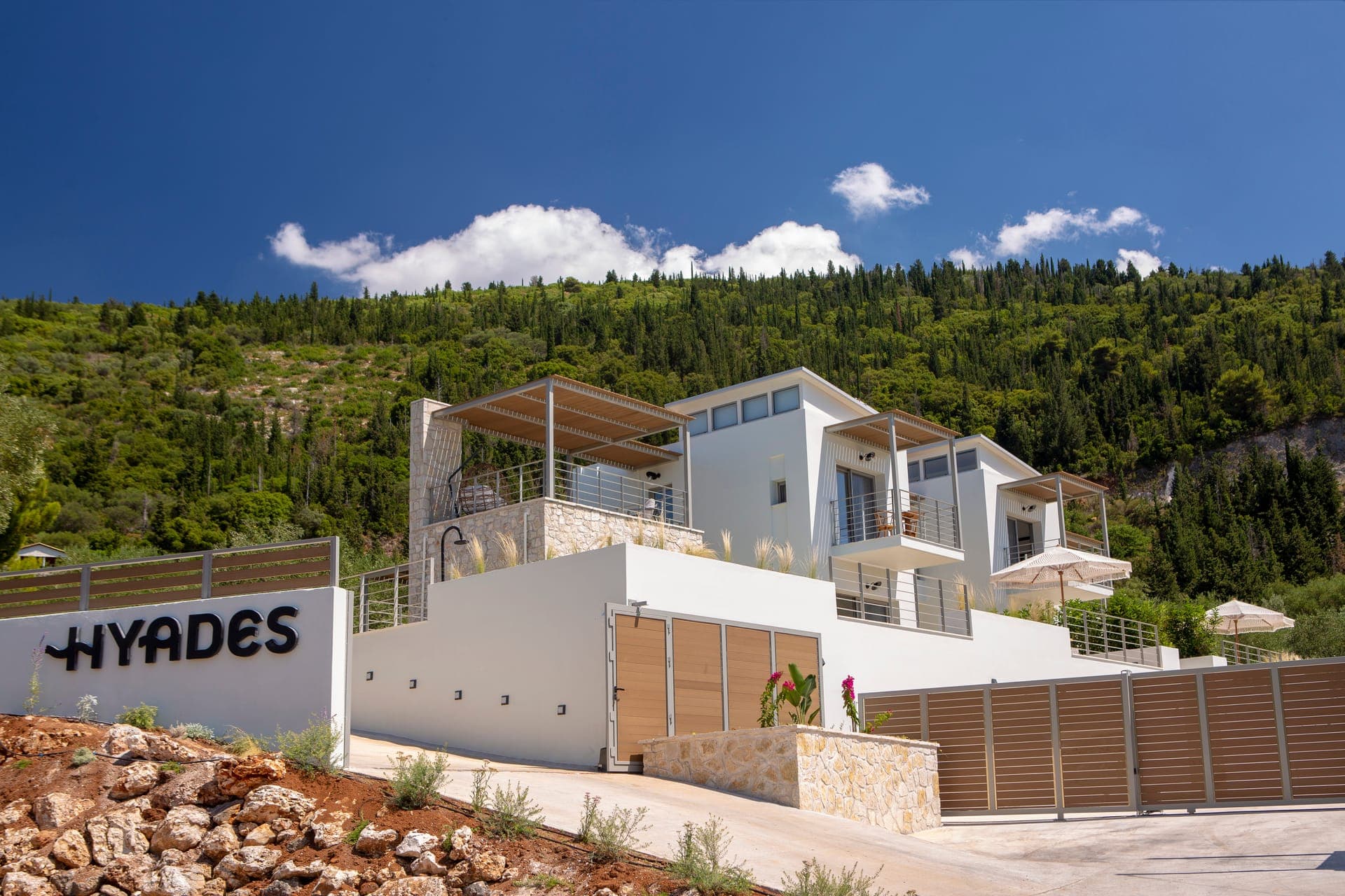 properties-LEFKADALUX-0.jpg
