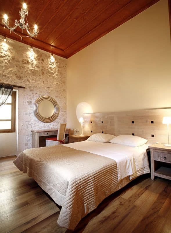 properties-LEOHOTEL-1.jpg
