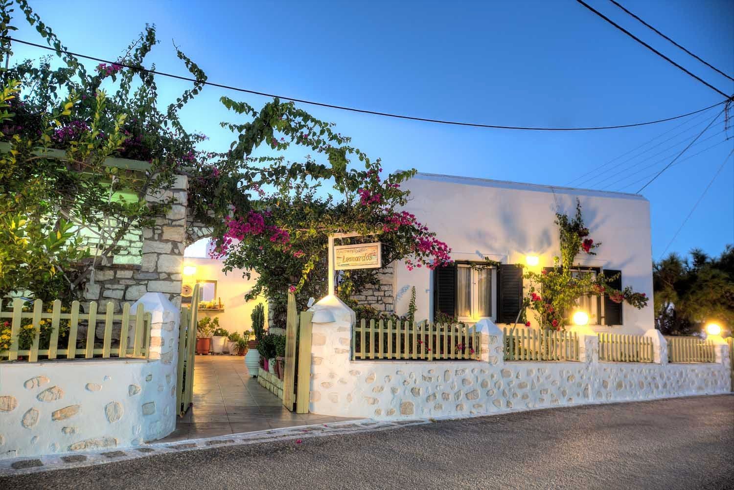 properties-LEONARDOS-0.jpg